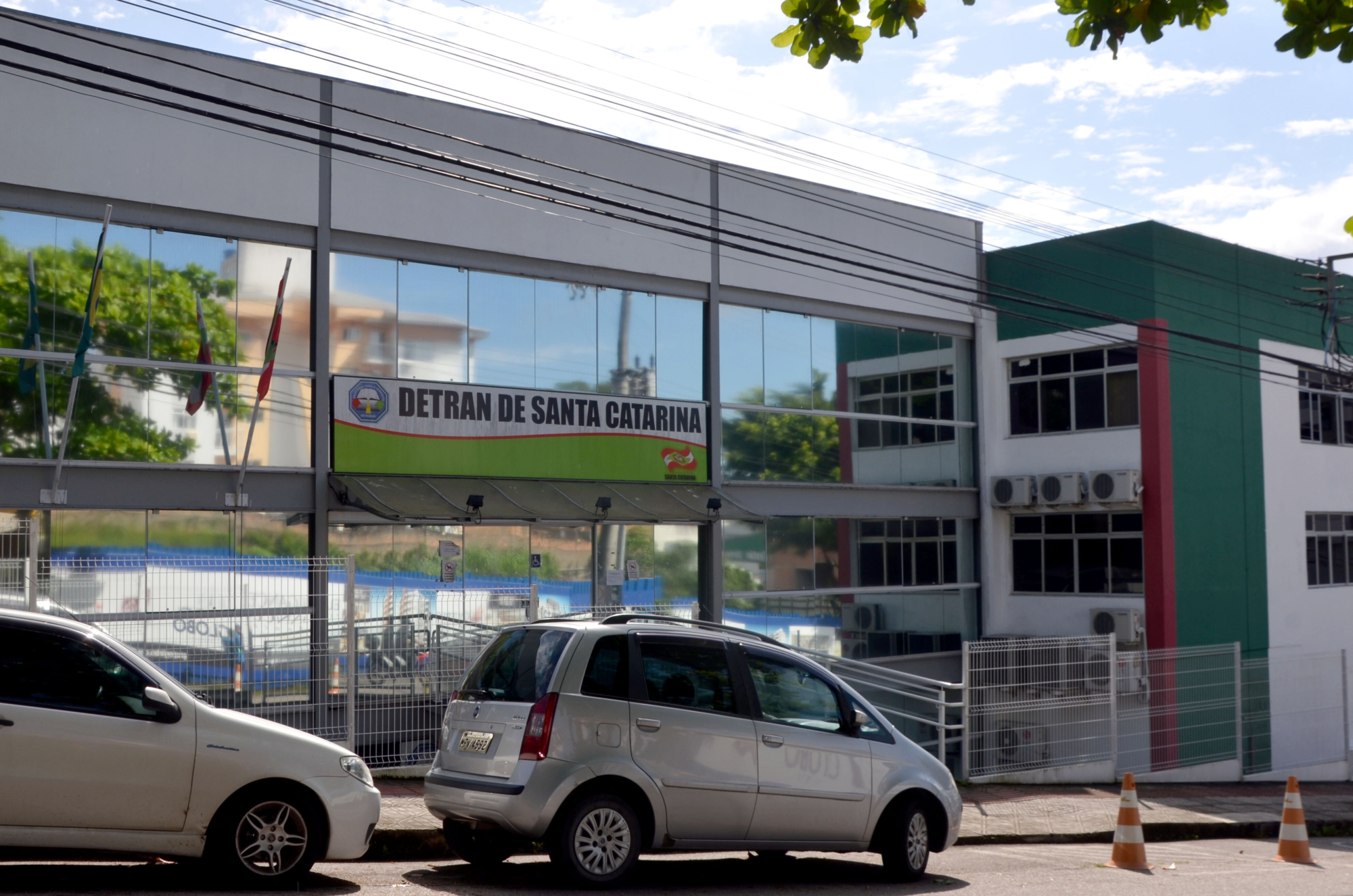Alesc aprova projetos em 2º turno e moção para professora agredida