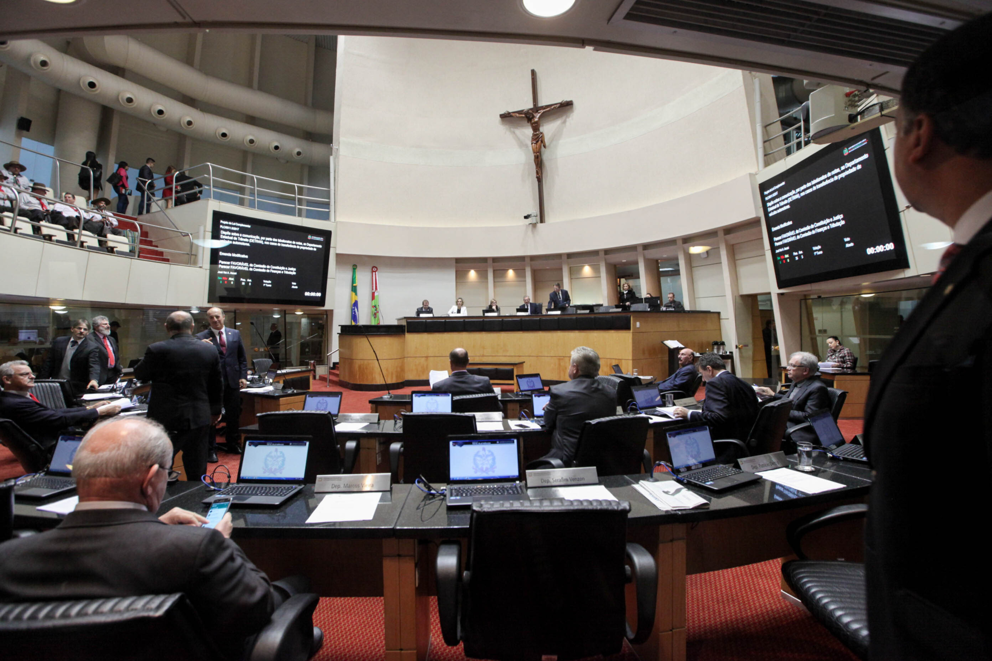 Empréstimo para Fundam 2 vai sair, garante líder da bancada do PSD