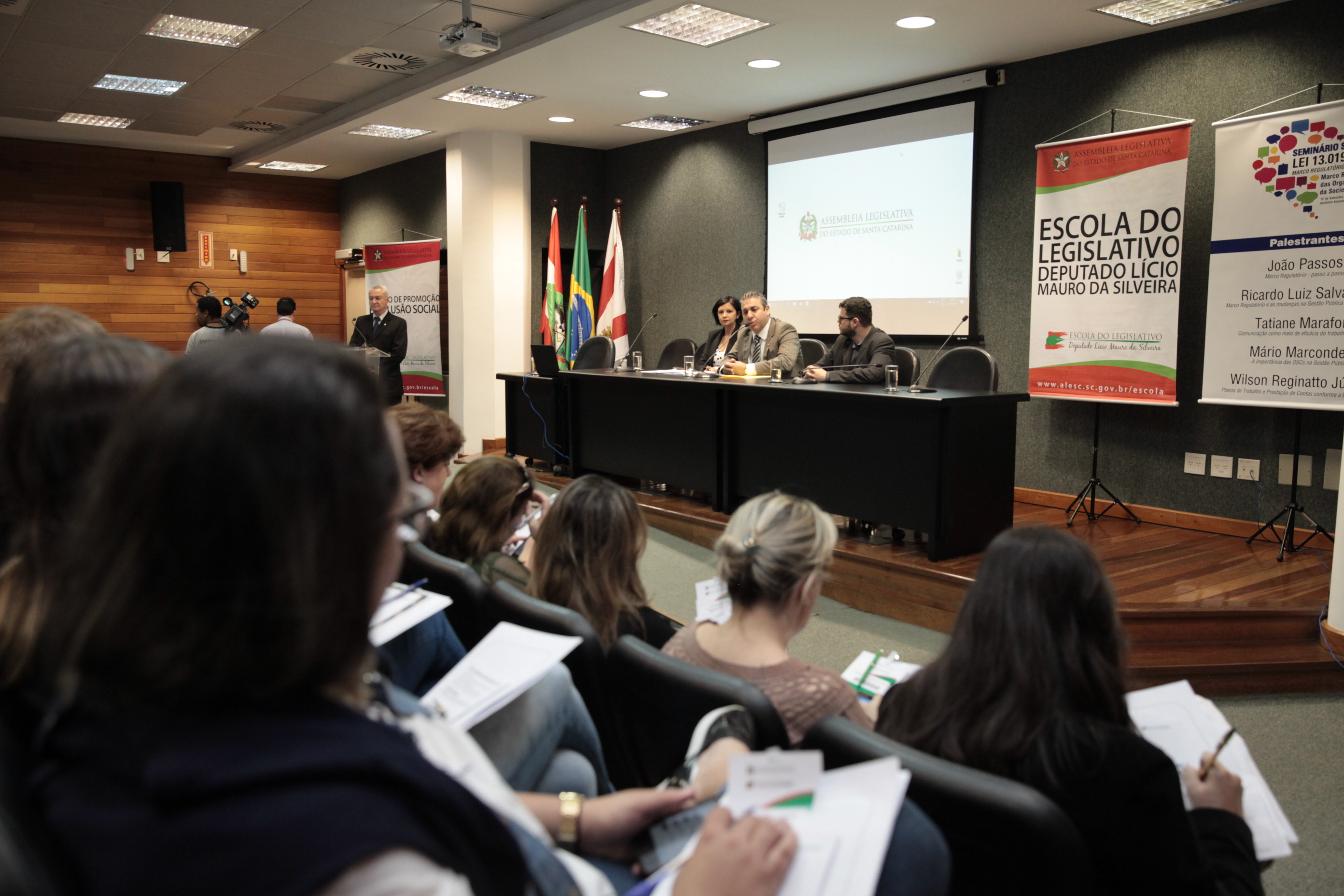 Seminário Sobre a Lei do Marco Regulatório.