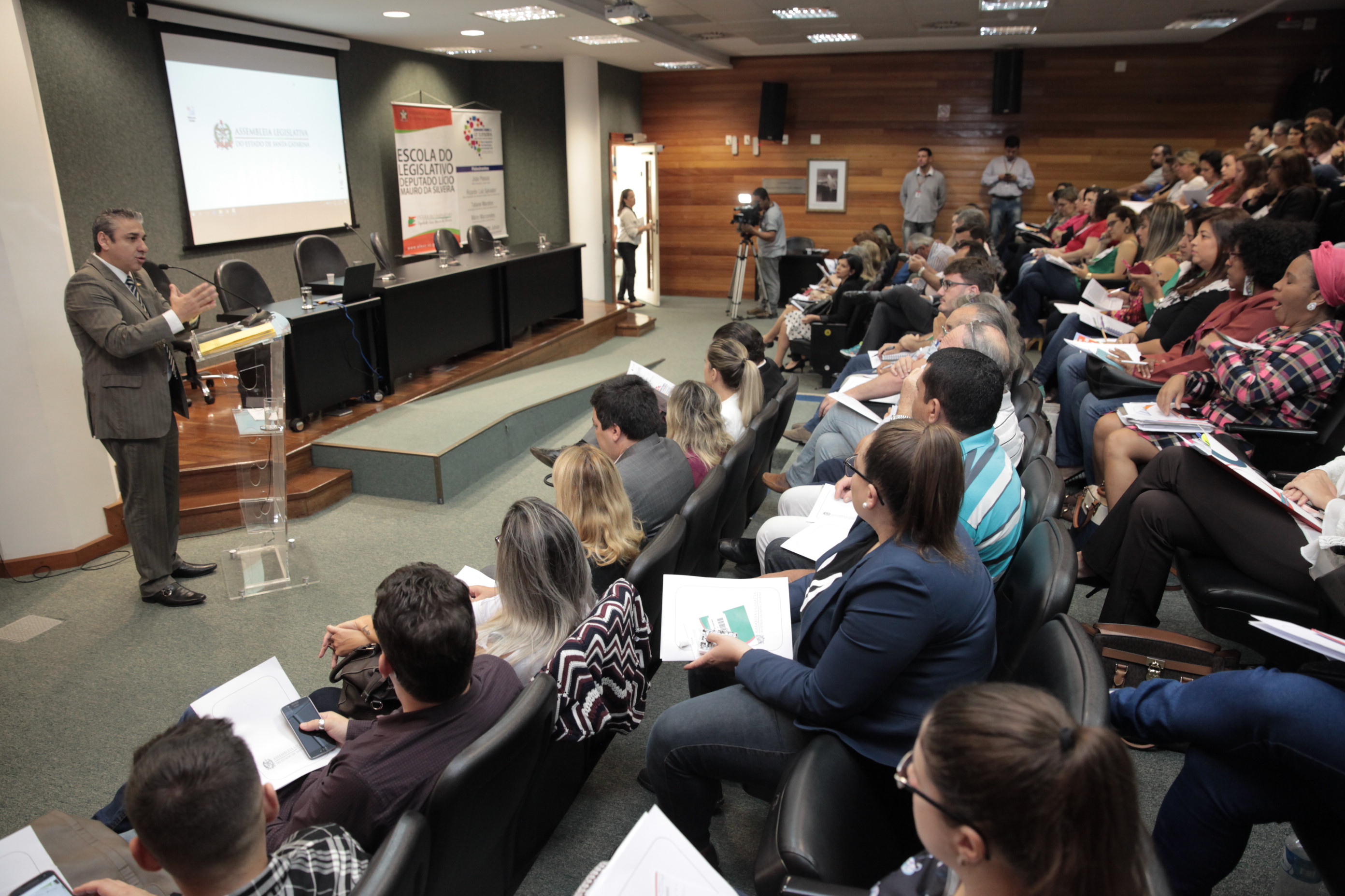 Seminário Sobre a Lei do Marco Regulatório.