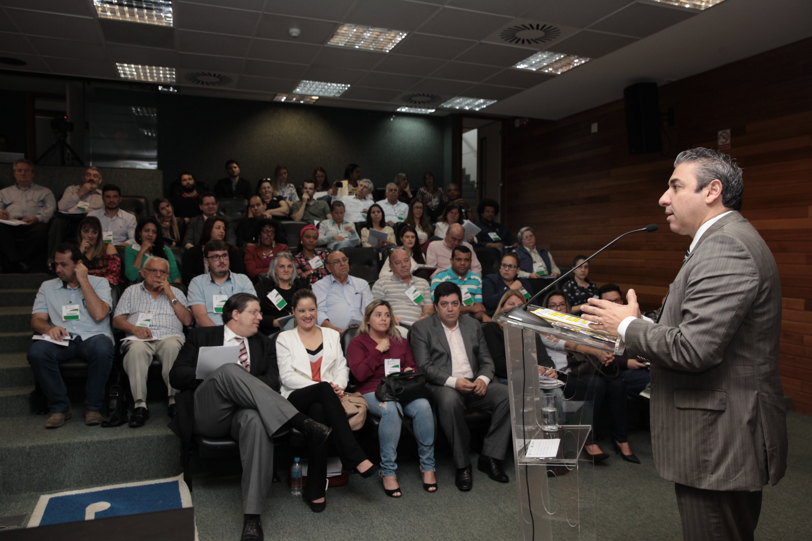 Seminário Sobre a Lei do Marco Regulatório.