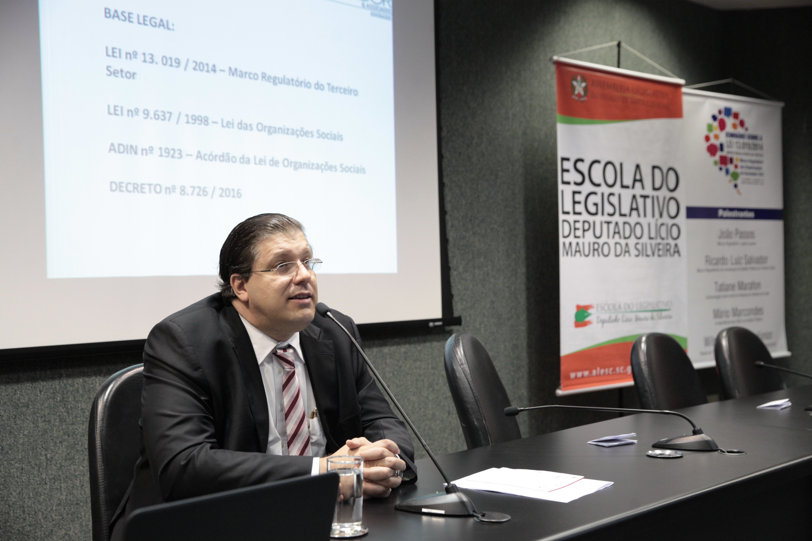 Seminário Sobre a Lei do Marco Regulatório.