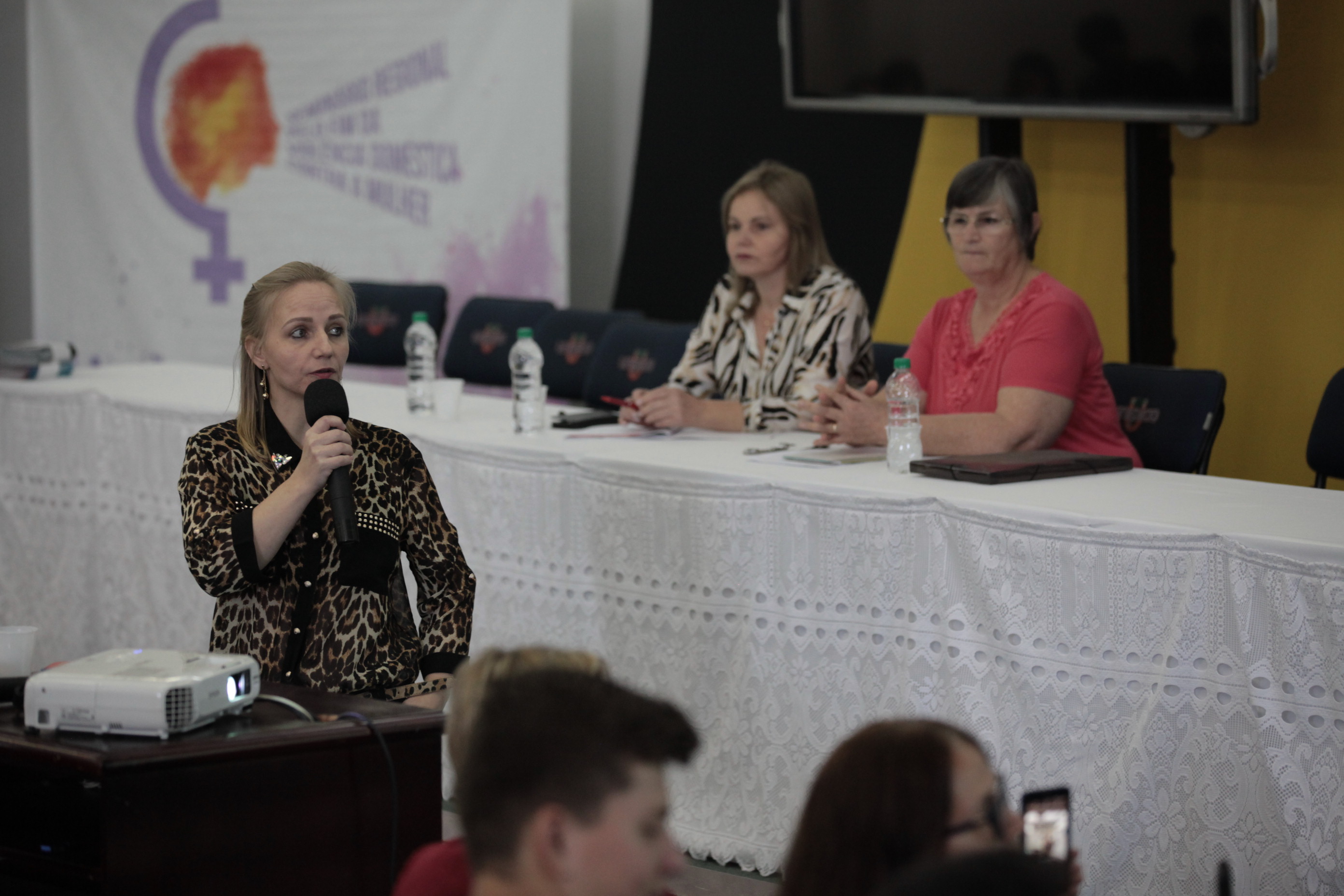 Pelo fim da violência Doméstica contra a Mulher - Lages. Dra. Mareli Eliane Graup (UNIPLAC)