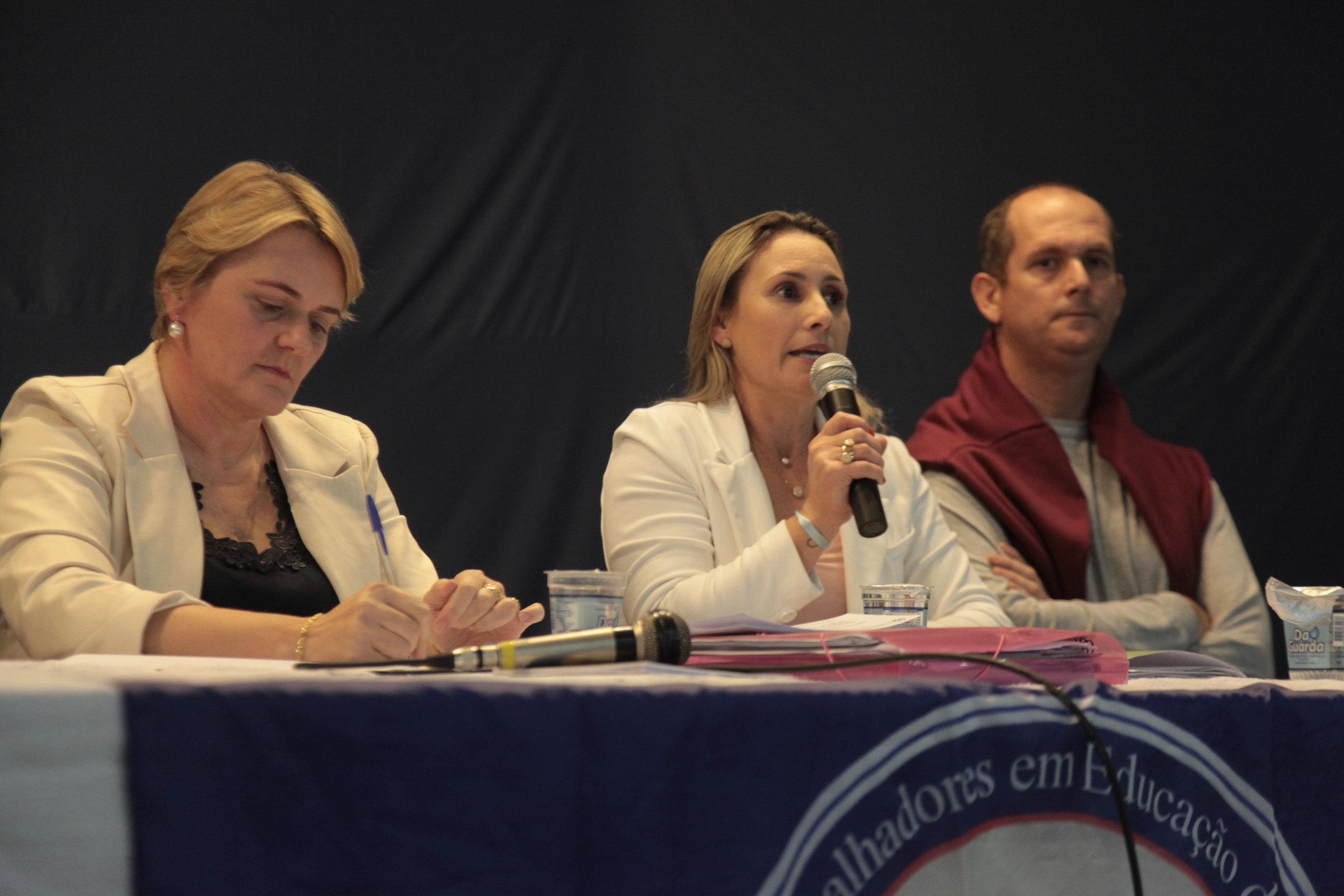 Audiência Pública da Comissão de Educação sobre a Municipalização das Escolas da Regional de Criciúma/SC.
