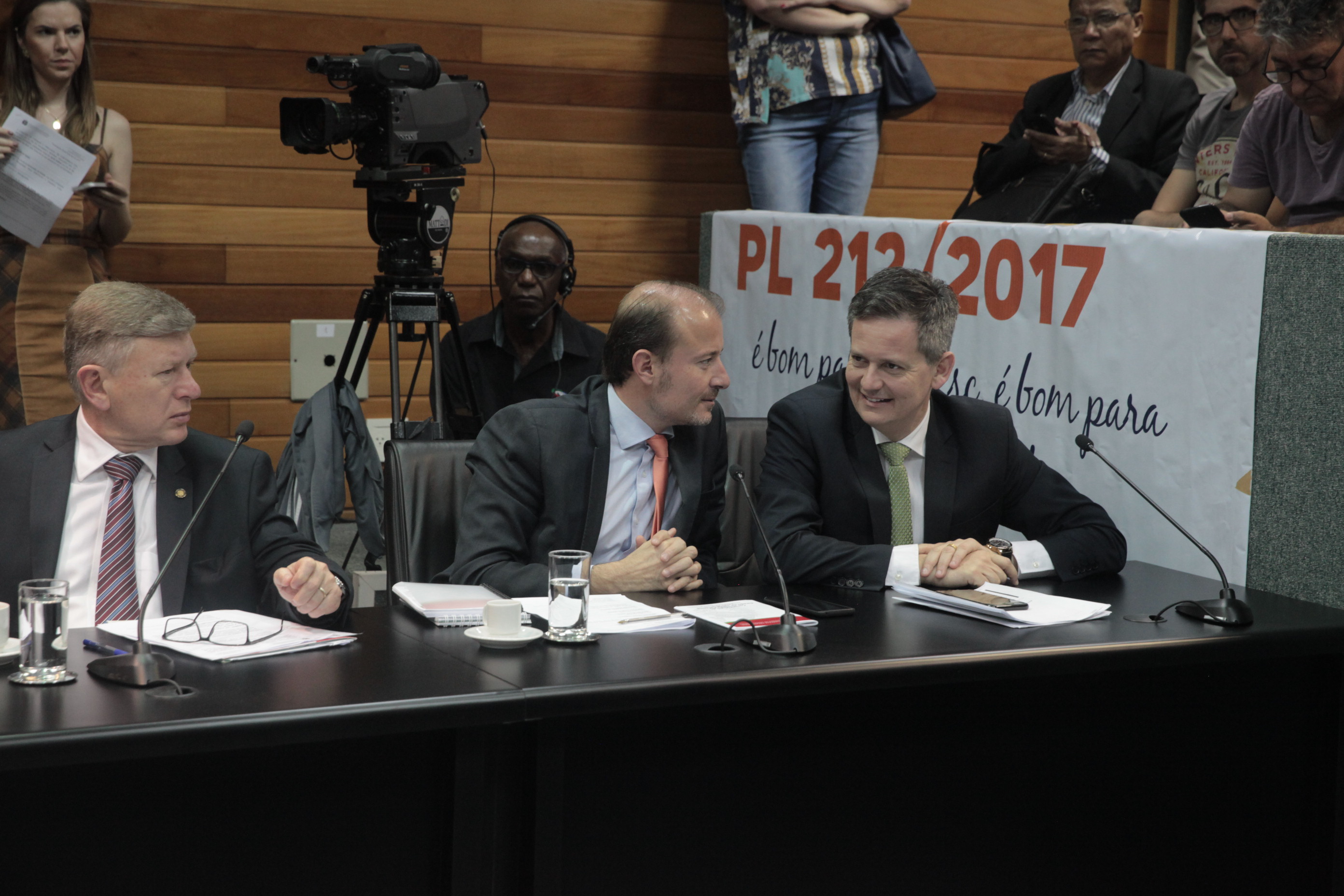 Comissão de Finanças.