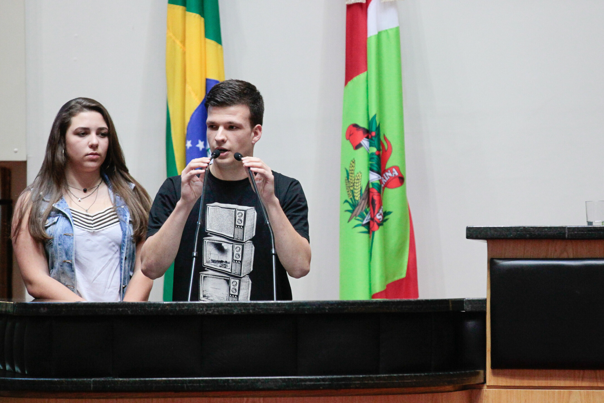Estudantes pedem reforma no Colégio João Boos em Guabiruba