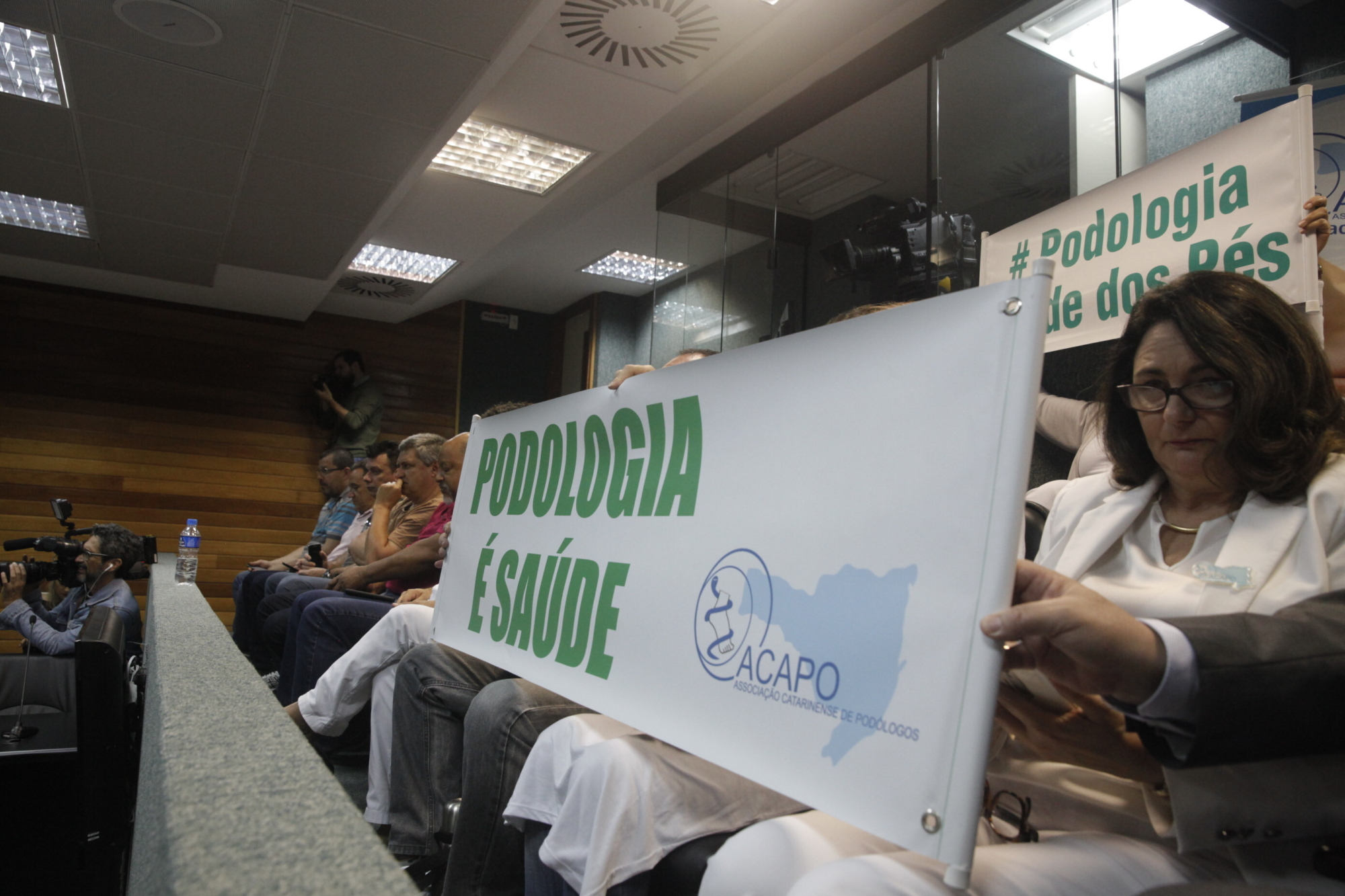 Podólogos de várias regiões de SC acompanharam a reunião