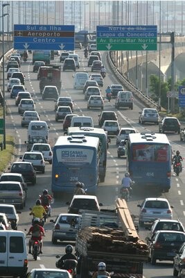 CCJ aprova projeto que altera regras para suspensão da CNH