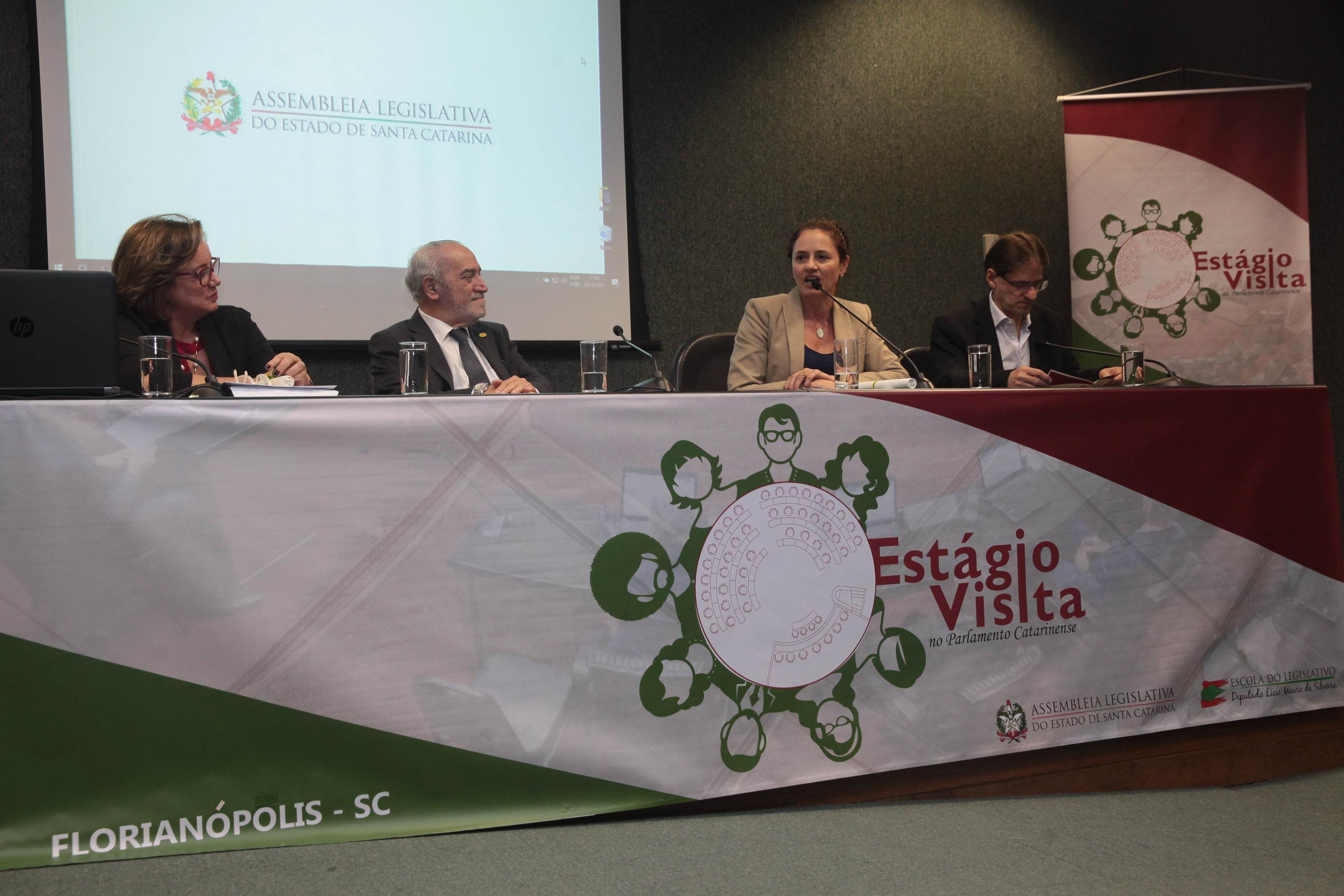 Escola do Legislativo Promove Estágio Visita ao Parlamento Catarinense.