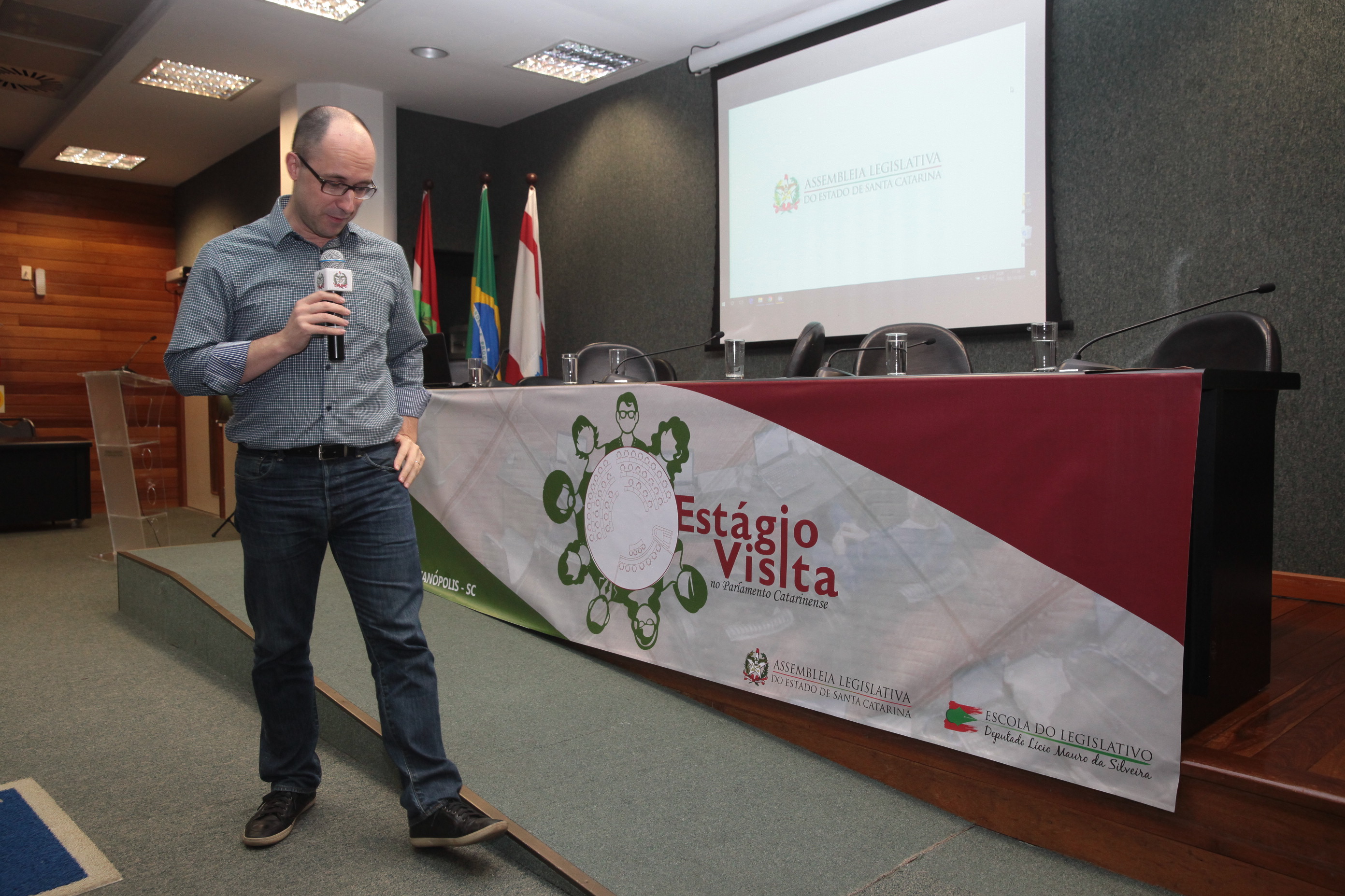 Escola do Legislativo Promove Estágio Visita ao Parlamento Catarinense.