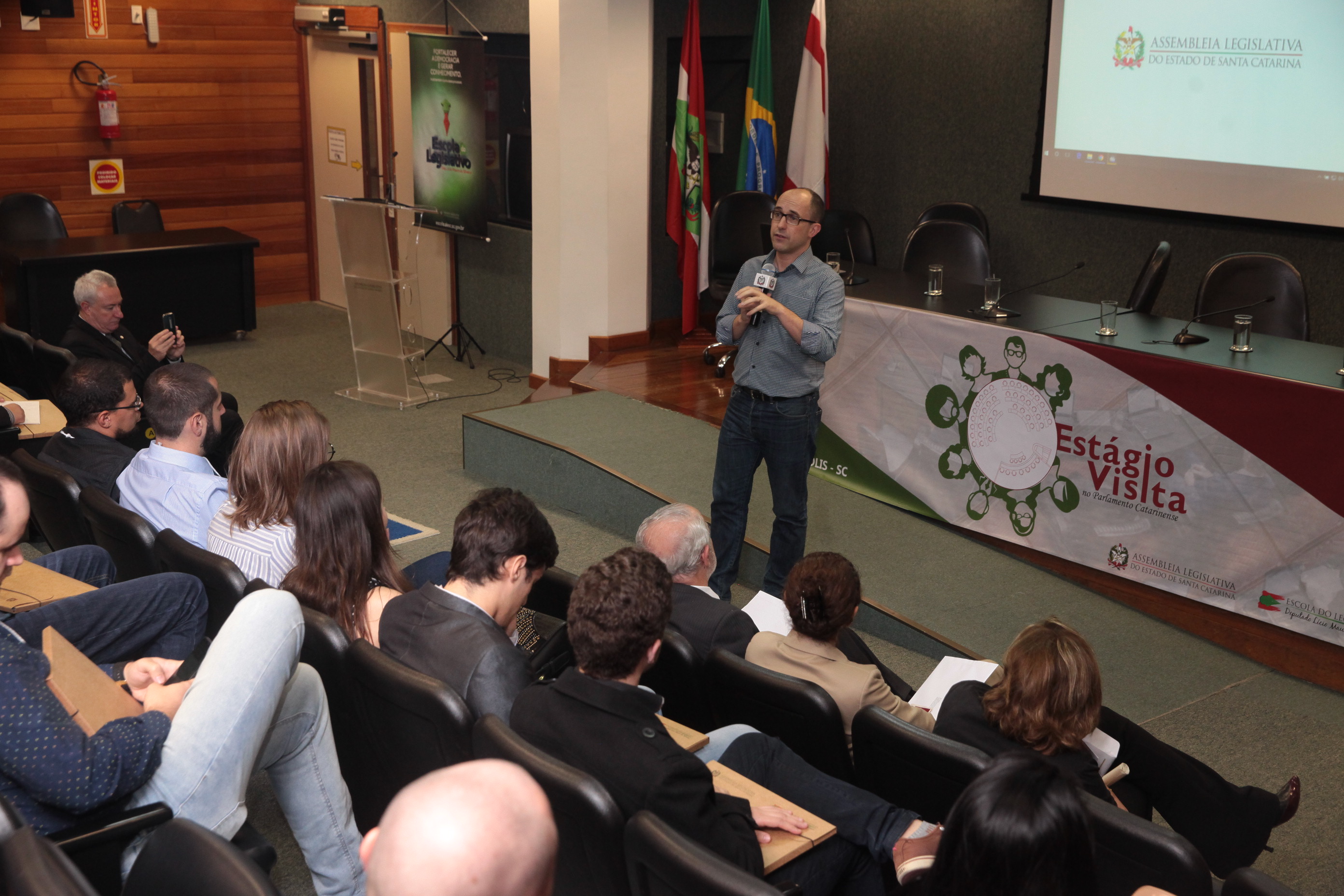 Escola do Legislativo Promove Estágio Visita ao Parlamento Catarinense.