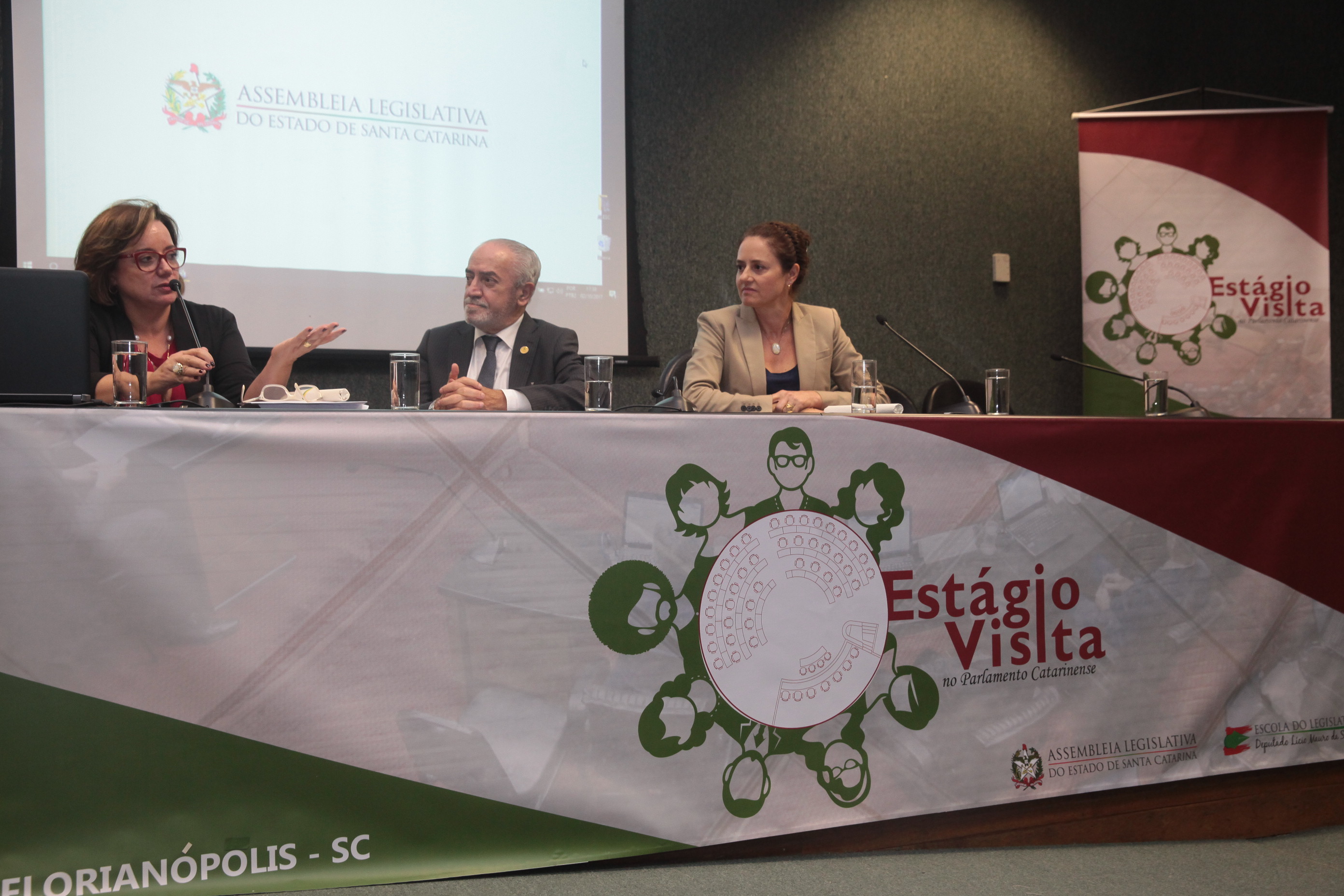 Escola do Legislativo Promove Estágio Visita ao Parlamento Catarinense.