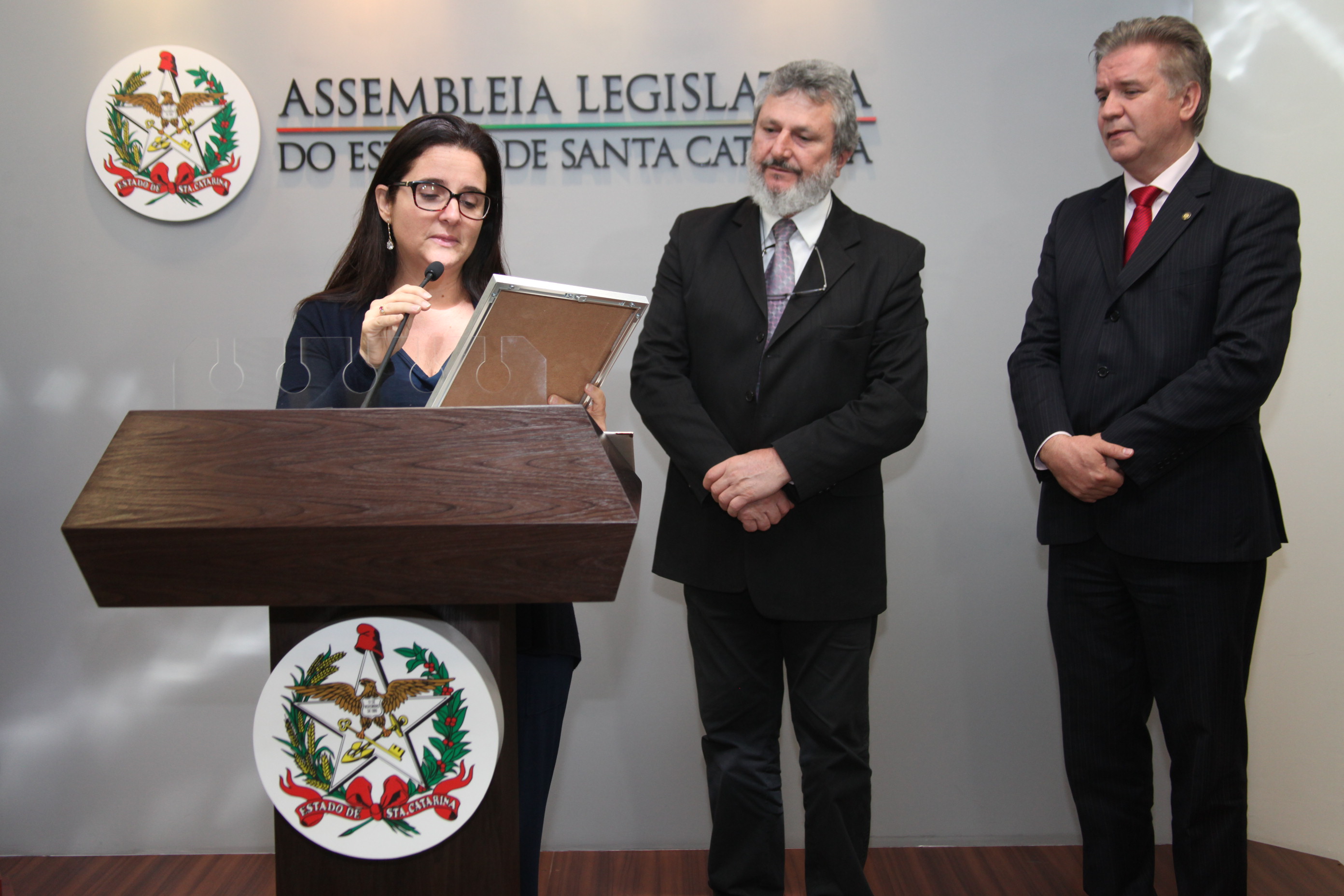 Entrega da Comenda em Homenagem ao Delegado Alcivandro Espezim de Guaramirim.