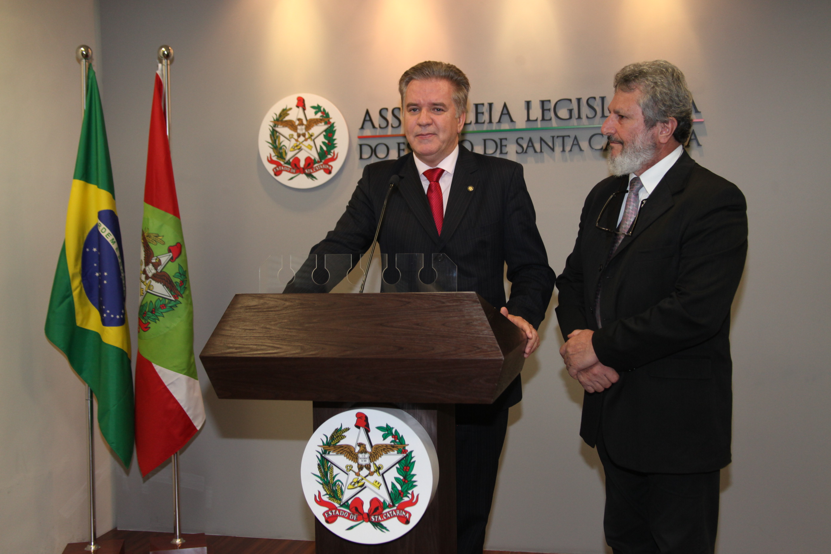 Entrega da Comenda em Homenagem ao Delegado Alcivandro Espezim de Guaramirim.