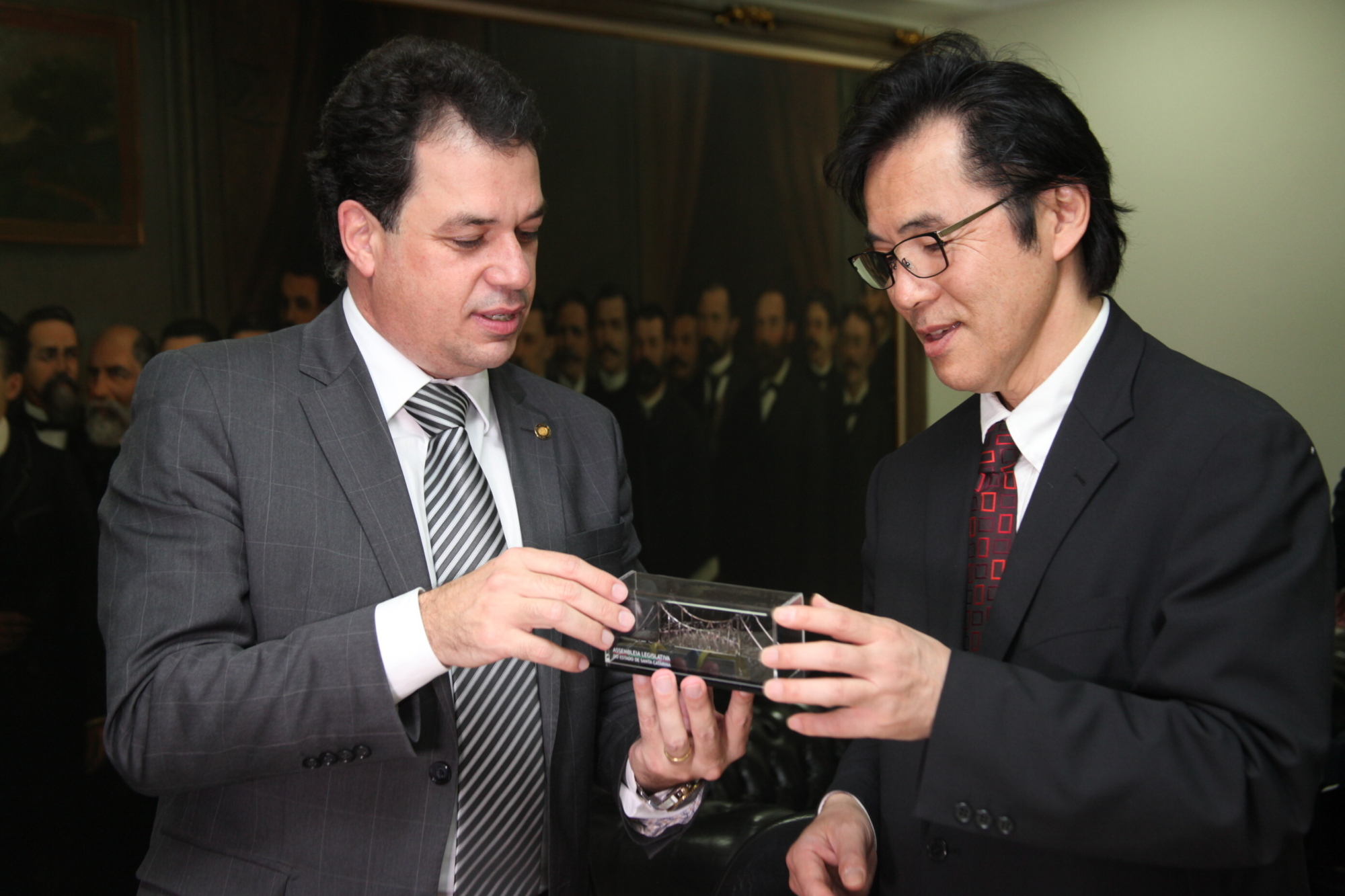 Cônsul-geral do Japão na Região Sul visita a Assembleia Legislativa
