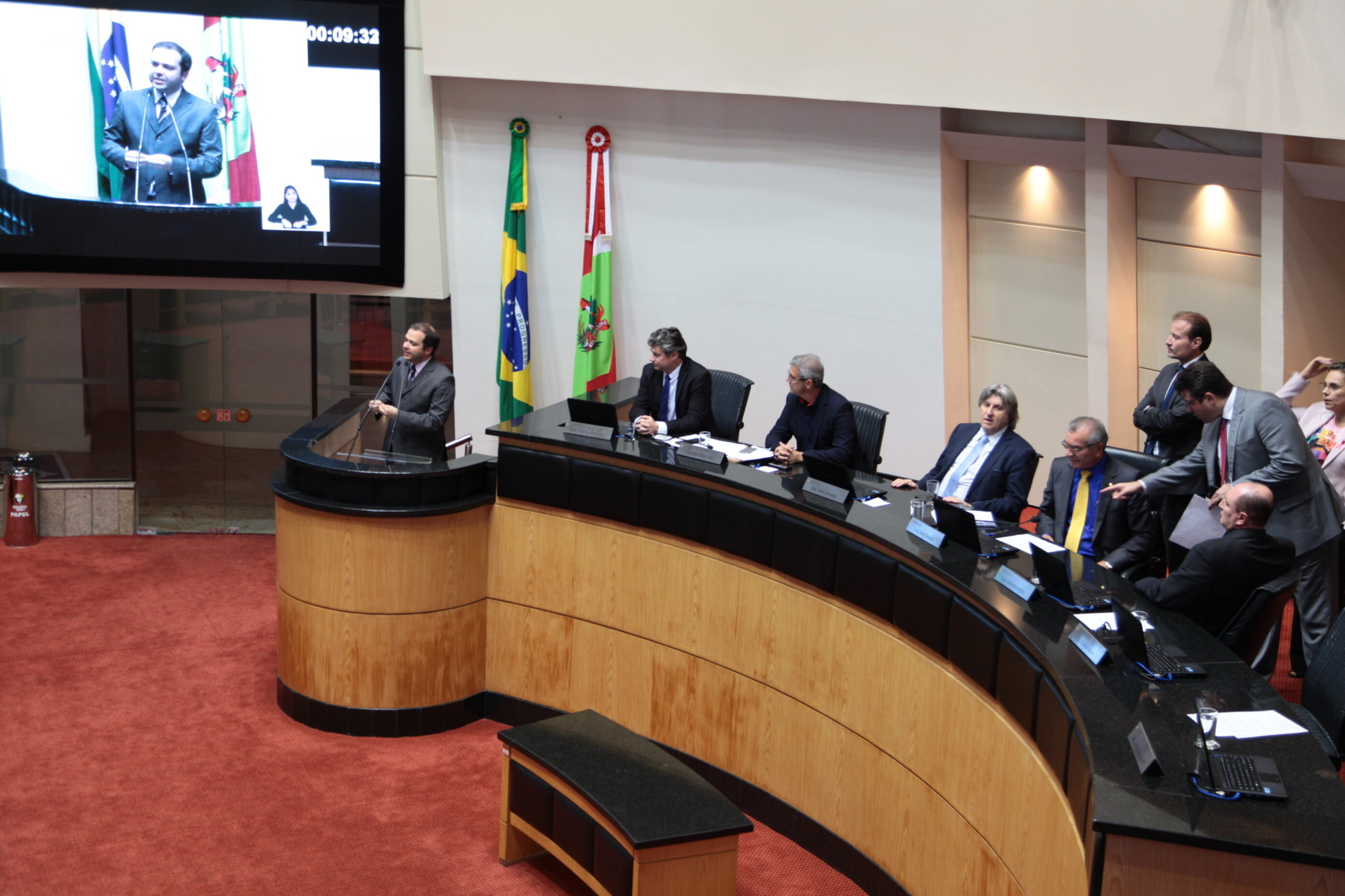 Pronunciamentos dos deputados na sessão desta quarta (04)