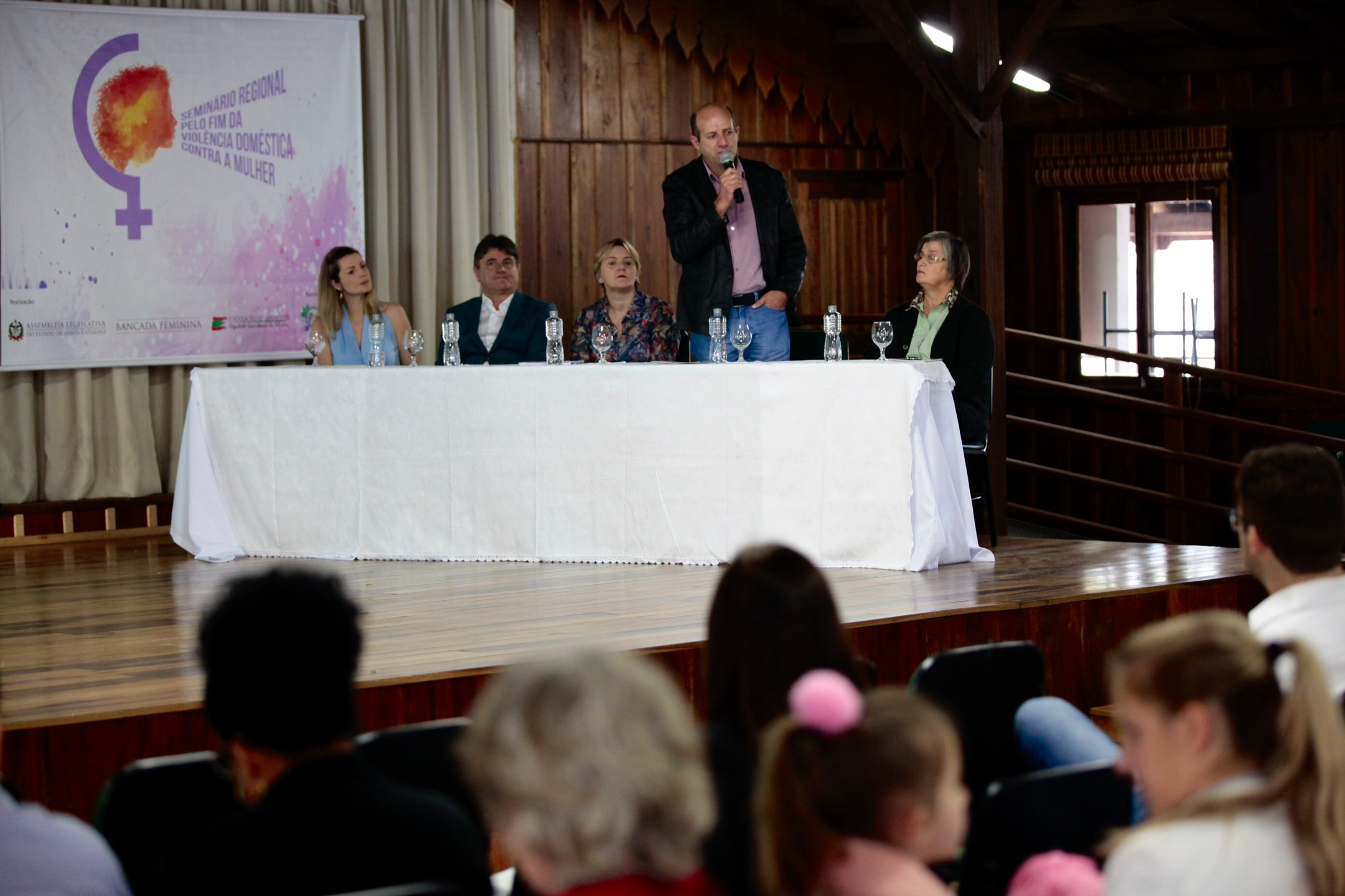 Seminário Regional pelo Fim da Violência Doméstica contra a Mulher - Orleans.