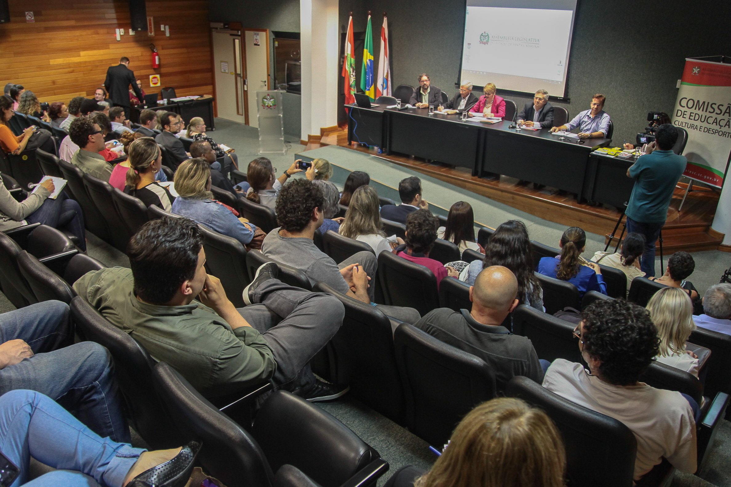 Audiência Pública  sobre o Financiamento da Arte e da Cultura em Santa Catarina.