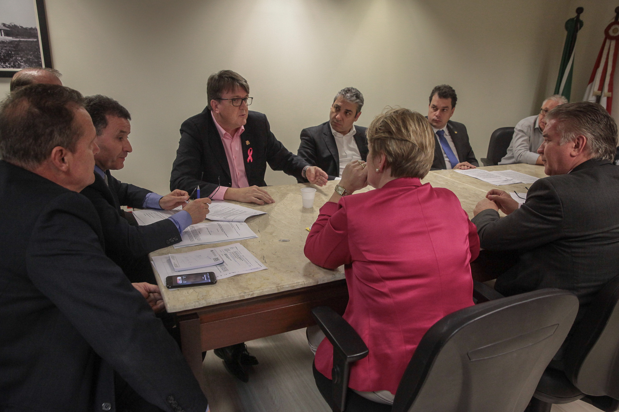 Reunião com o secretário de Estado da Educação Eduardo Deschamps.