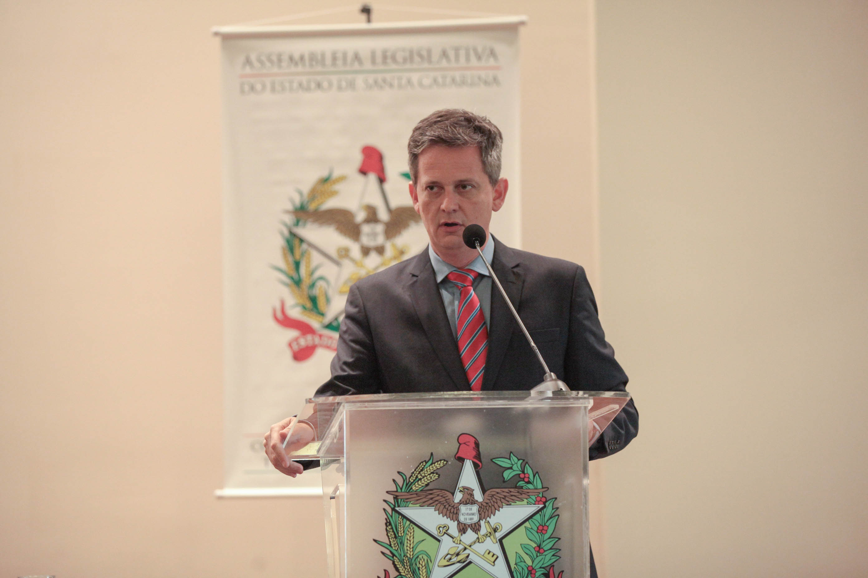 Deputado Jean Kuhlmann (PSD). Audiência Pública para discussão da COOPER$ORTE.