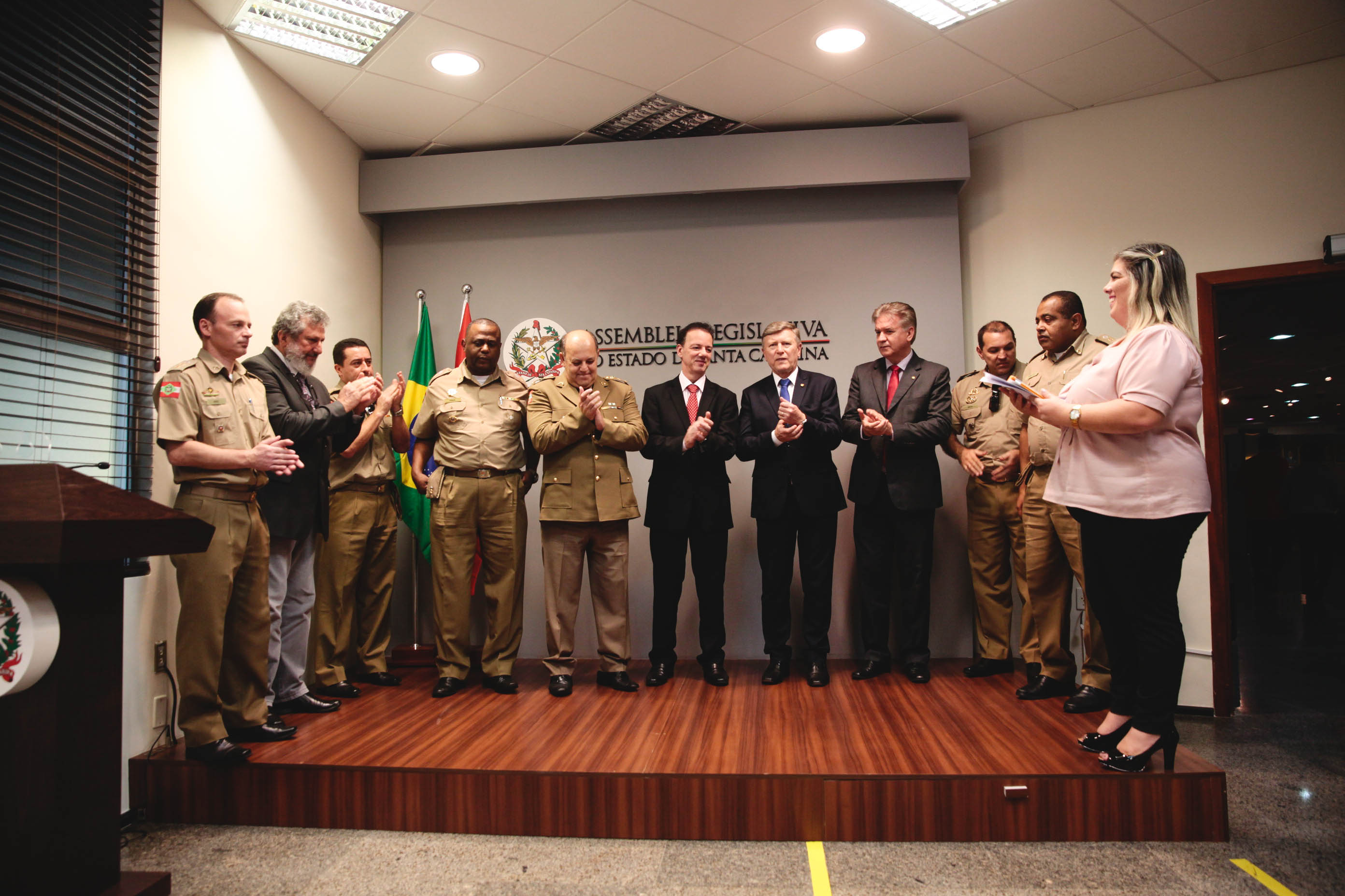 Coronel da Polícia Militar Cosme Manique Barreto recebe Moção de Aplausos.