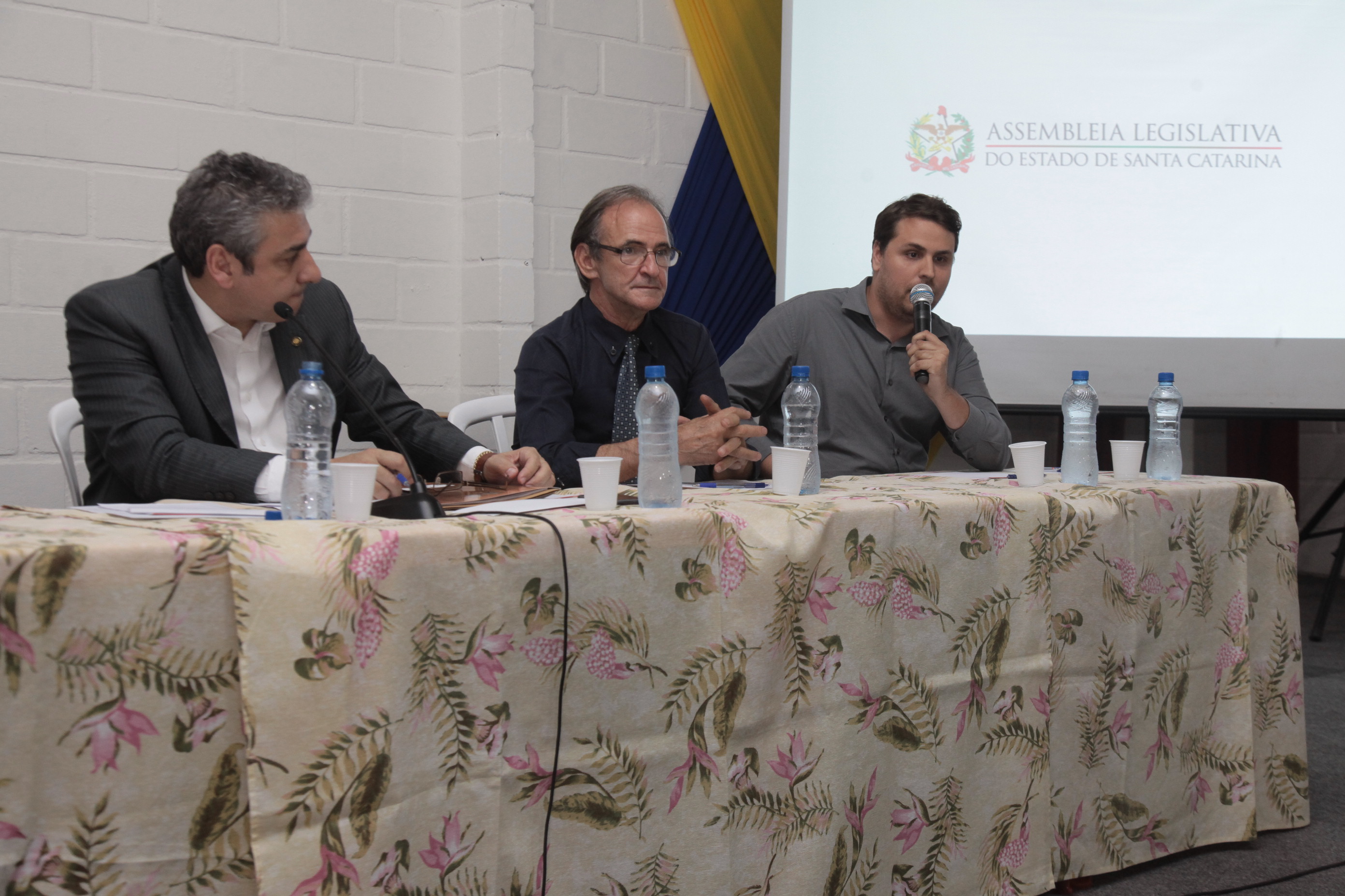 Audiência Pública da Comissão de Turismo e meio Ambiente sobre O Problema da Estação de Esgoto do Bairro Potecas.
