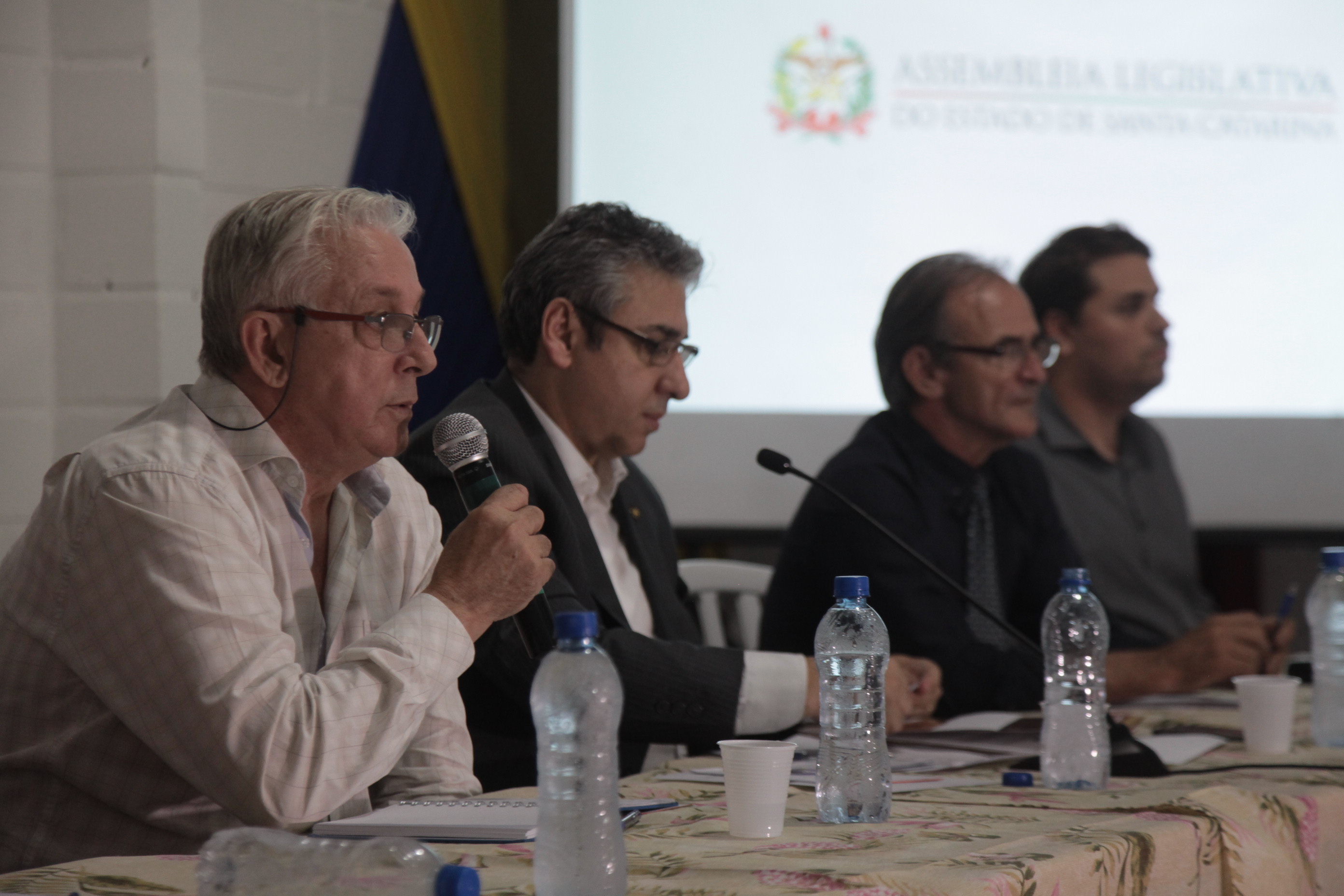 Audiência Pública da Comissão de Turismo e meio Ambiente sobre O Problema da Estação de Esgoto do Bairro Potecas.