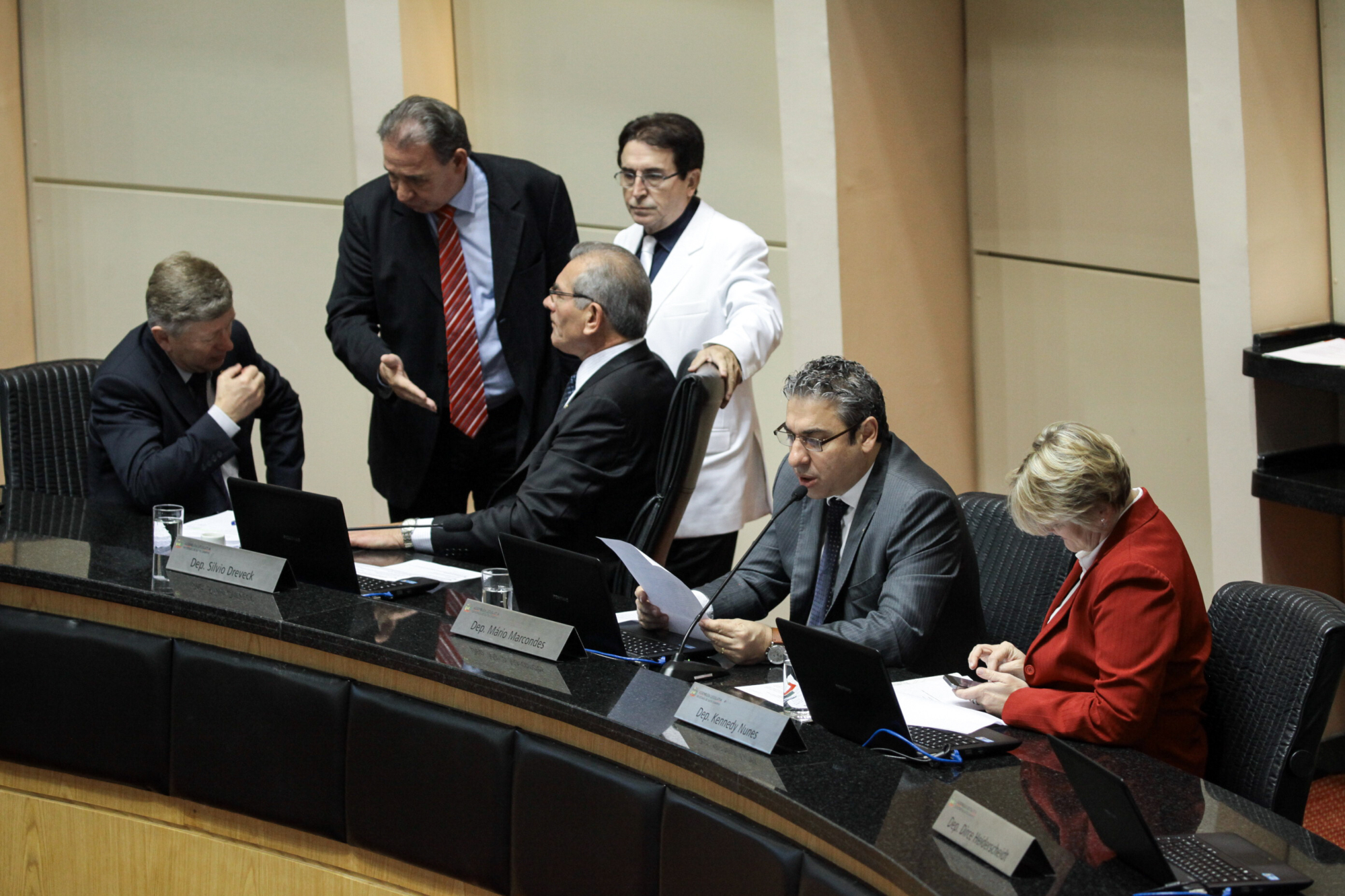 Na tribuna, deputados resumem principais temáticas legislativas da semana
