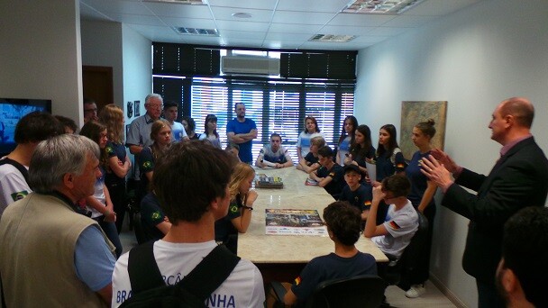 Mauro De Nadal recebe estudantes da Alemanha e de Santa Catarina