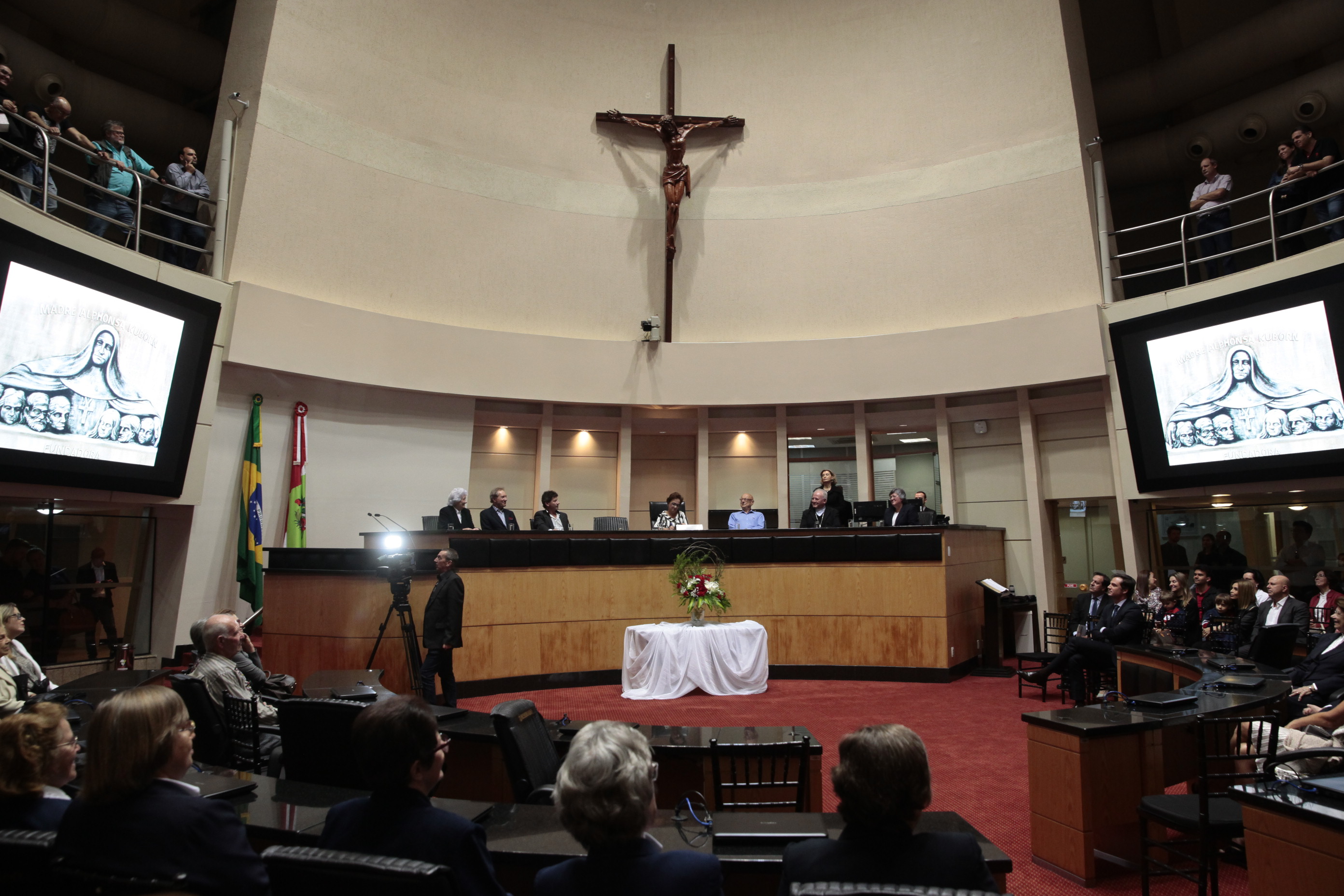 Sessão especial em homenagem à passagem dos 150 anos de fundação da Congregação das Irmãs Franciscanas em São José e 90 Anos em Angelina.