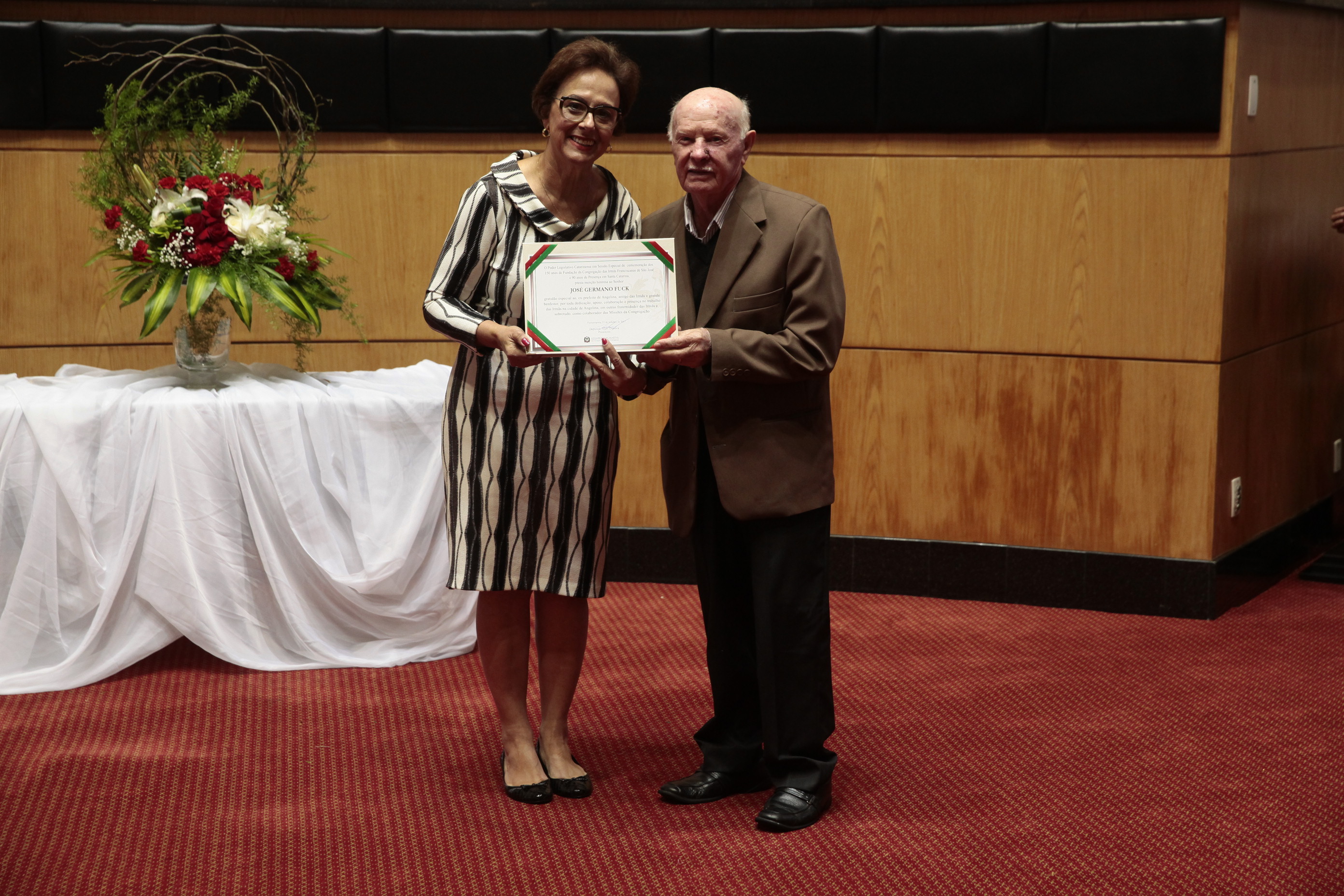 Sessão especial em homenagem à passagem dos 150 anos de fundação da Congregação das Irmãs Franciscanas em São José e 90 Anos em Angelina.