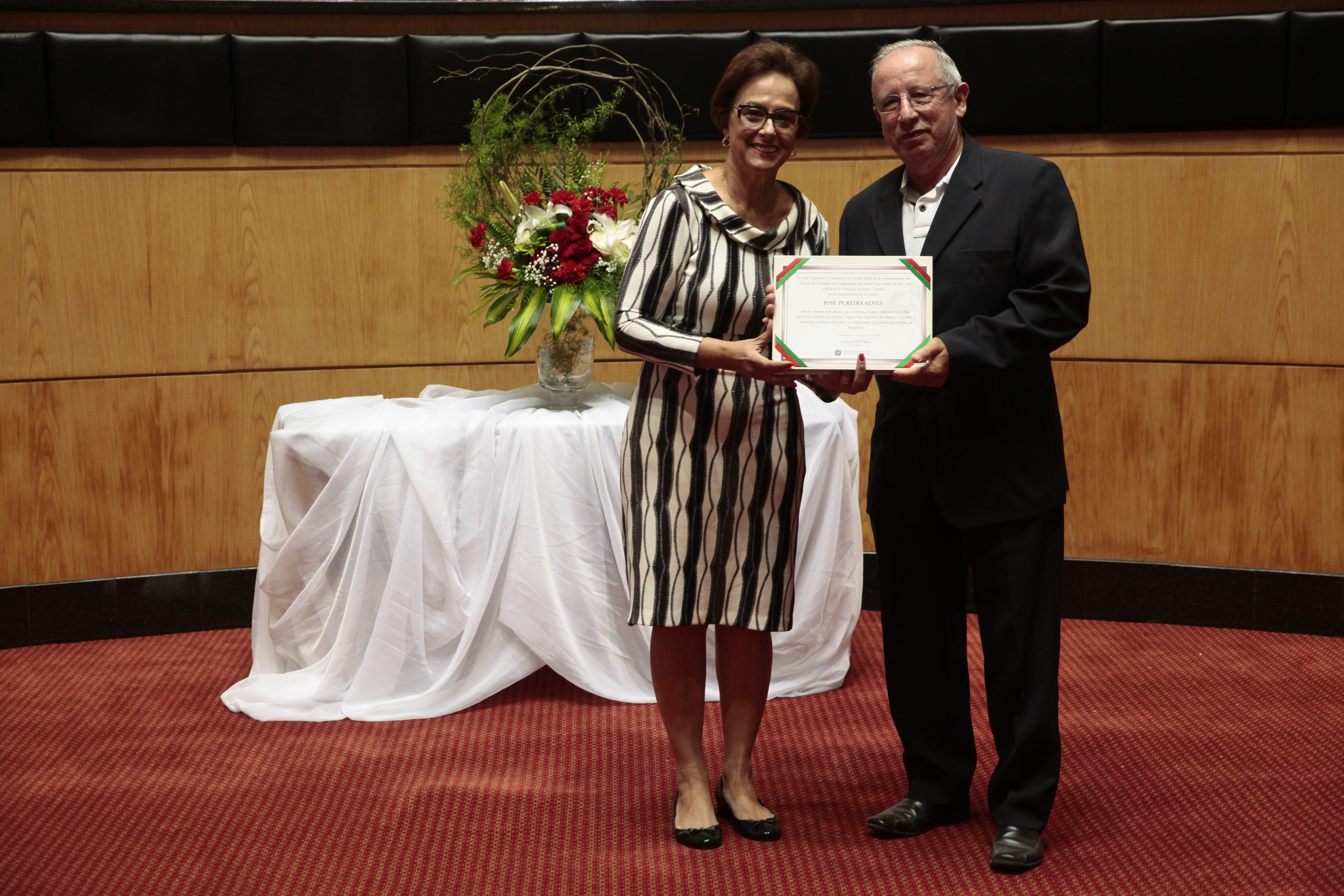 Sessão especial em homenagem à passagem dos 150 anos de fundação da Congregação das Irmãs Franciscanas em São José e 90 Anos em Angelina.