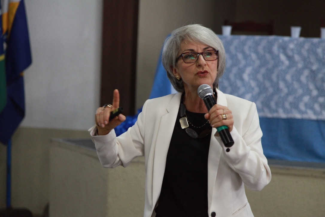 Alzira Cândido Lopes - Seminário sobre Autismo em Navegantes-SC
