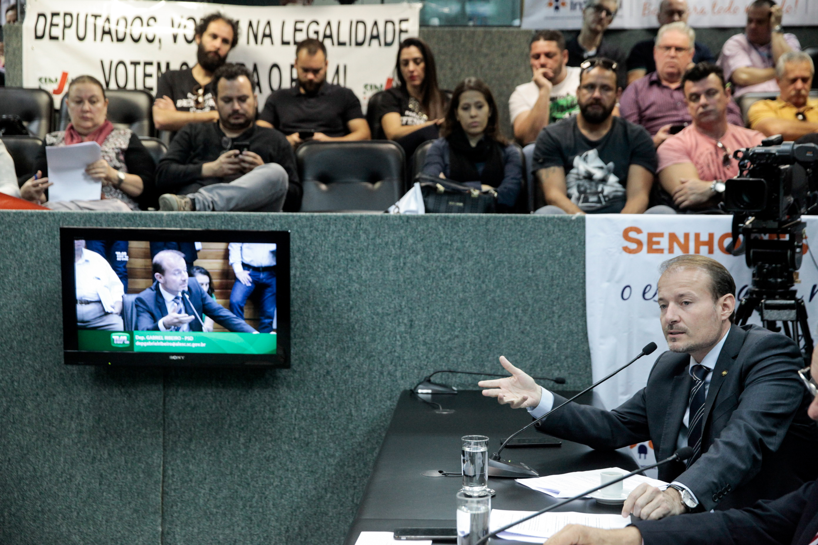 Comissão de Constituição e Justiça.