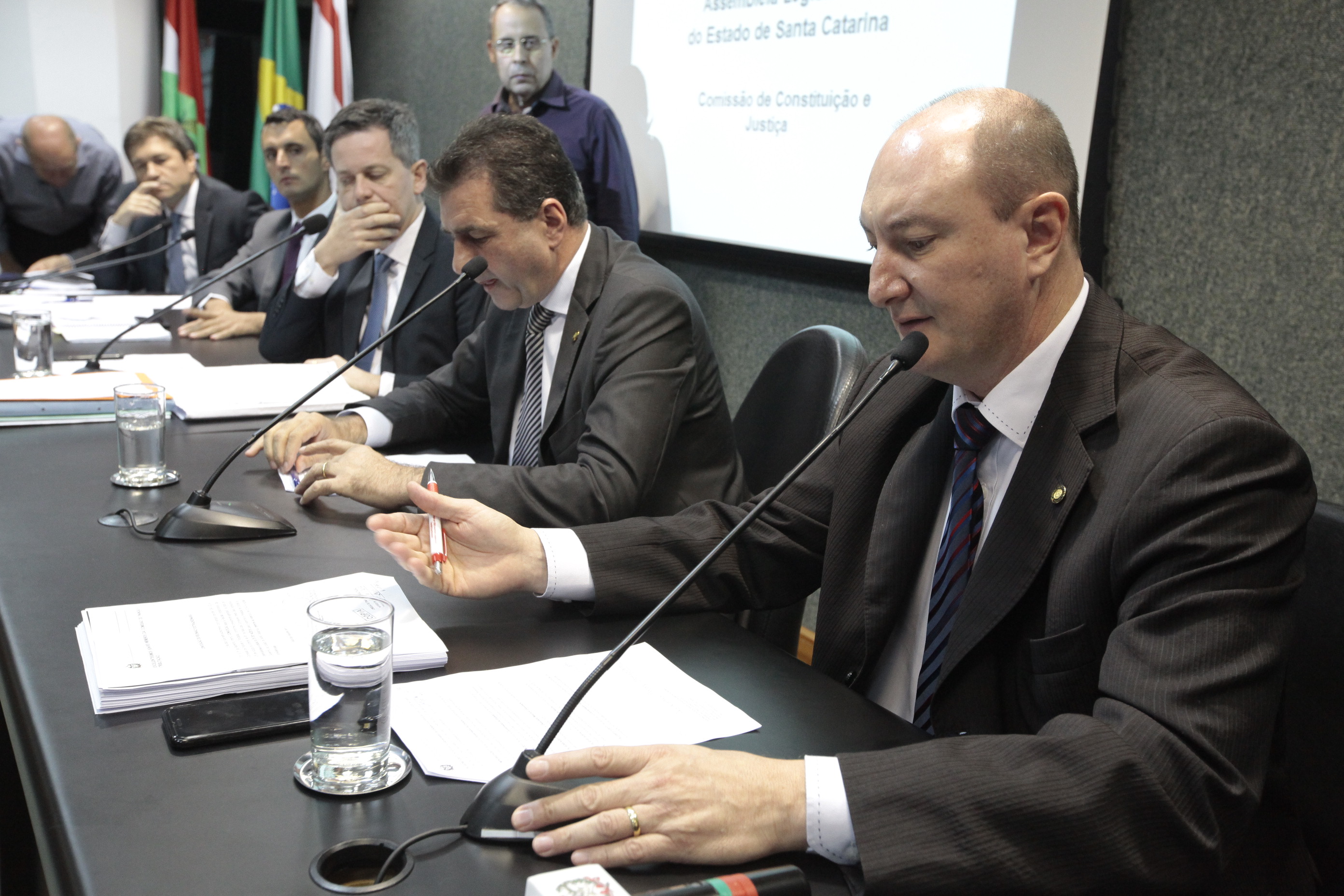 Comissão de Constituição e Justiça.