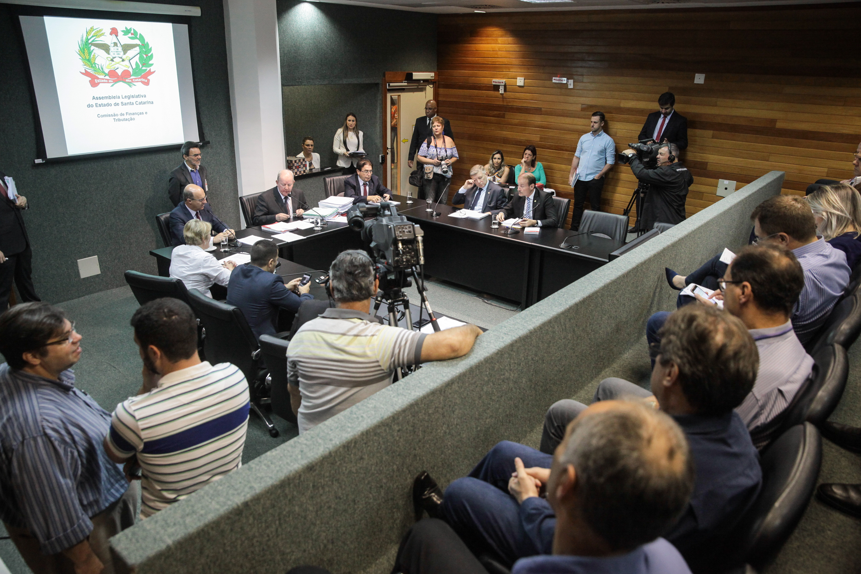 Comissão de Finanças e Tributação.