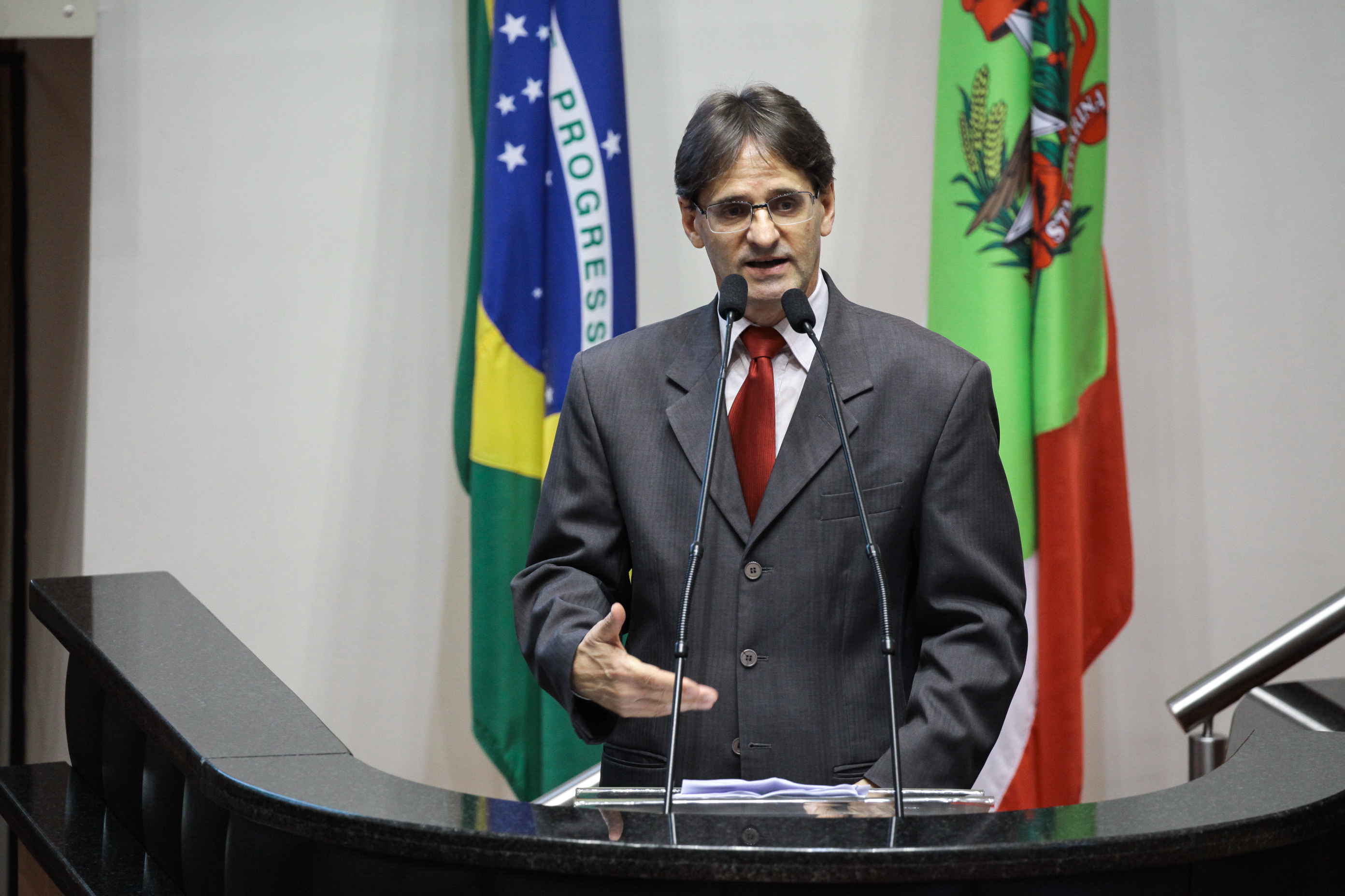 Deputado Neodi Saretta (PT). Sessão Ordinária.
