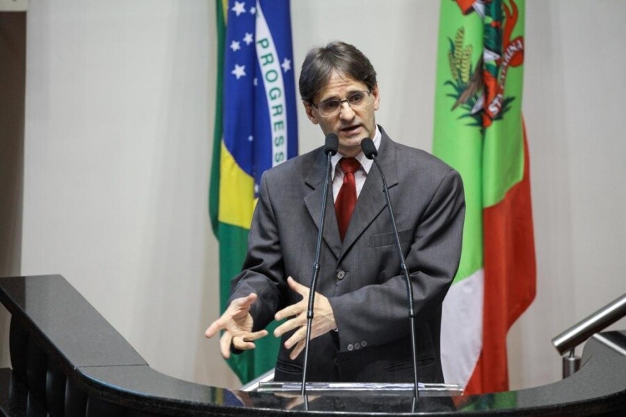 Gasto com judicialização da saúde é menor do que 1% do orçamento de SC, diz Saretta