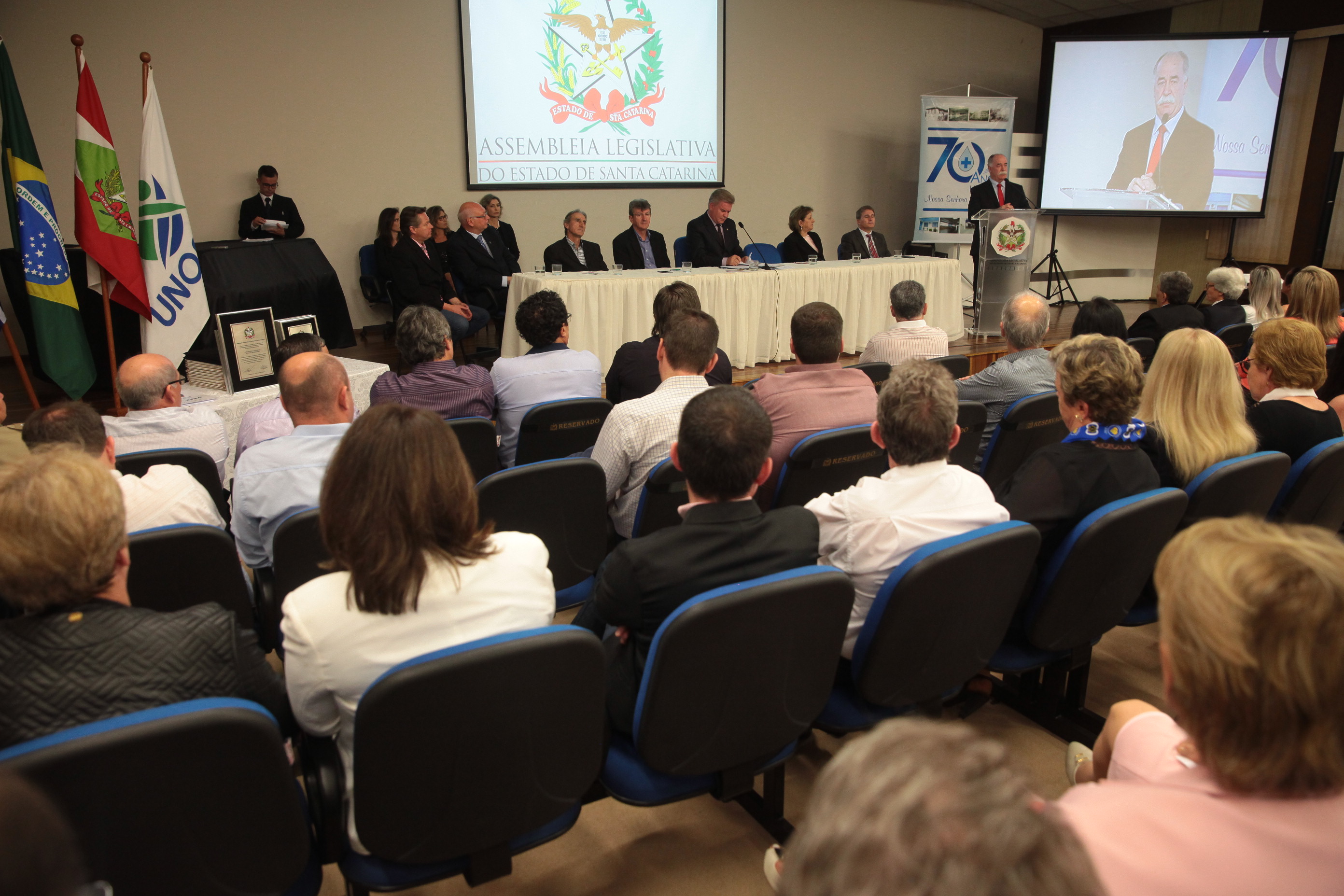 Sessão Solene em comemoração aos 70 anos de fundação do Hospital Nossa Senhora das Dores - Capinzal/SC.