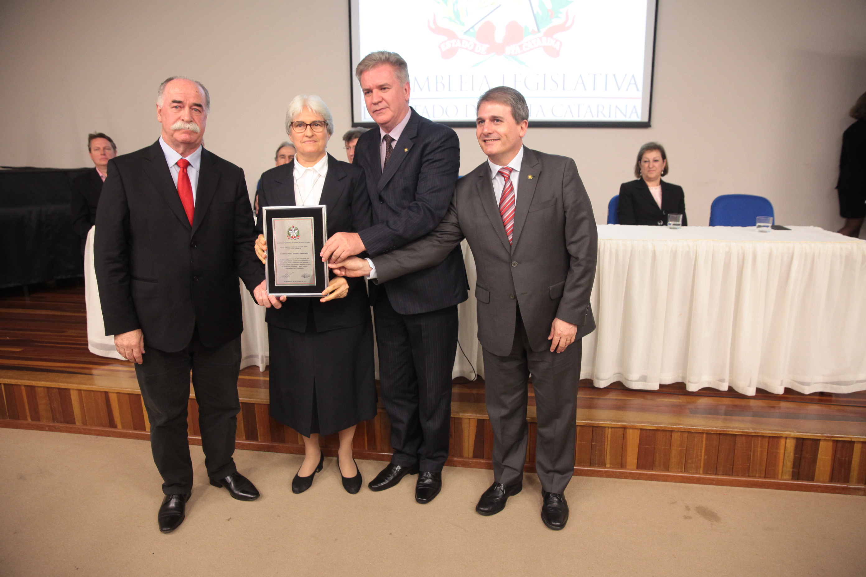 Sessão Solene em comemoração aos 70 anos de fundação do Hospital Nossa Senhora das Dores - Capinzal/SC.