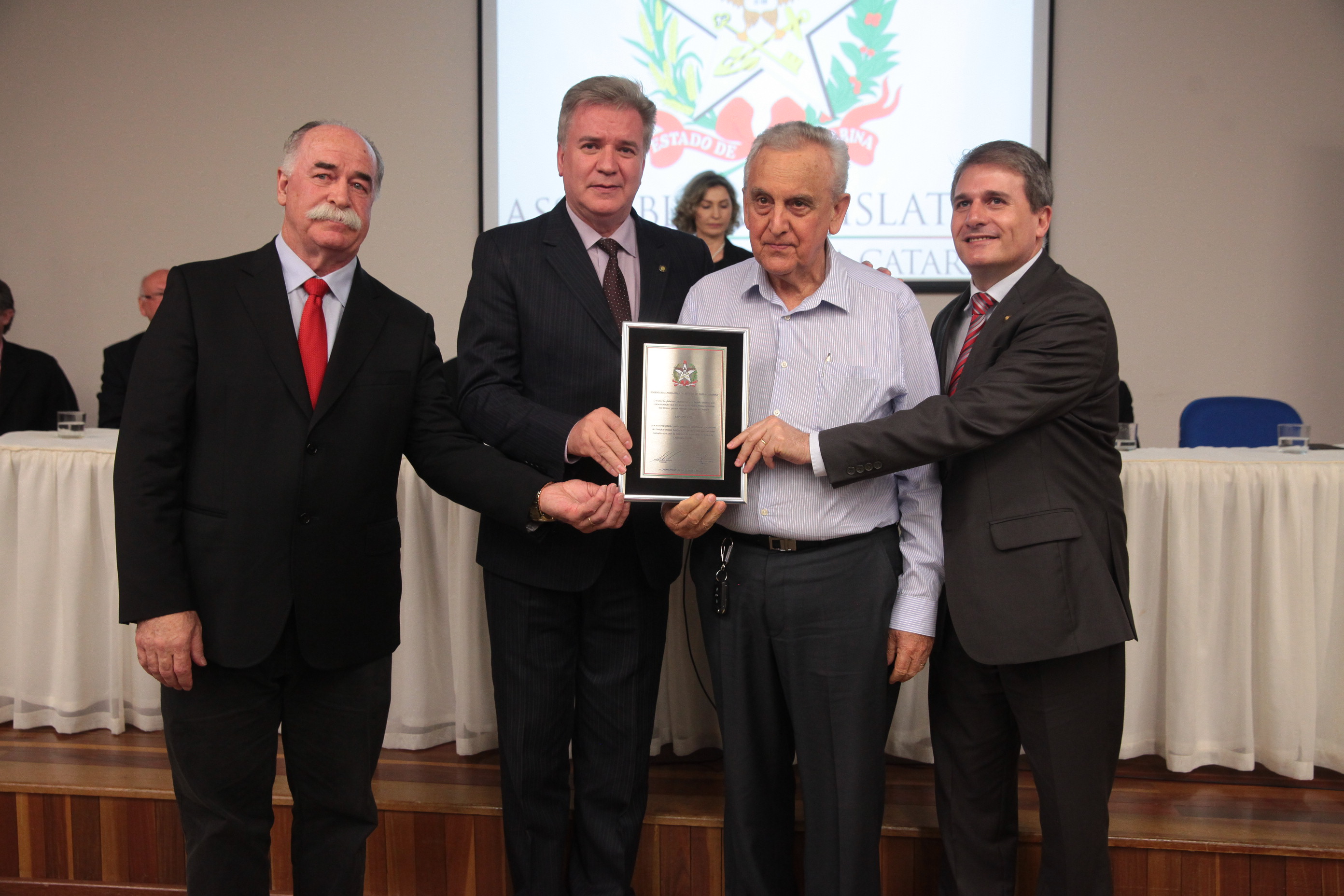 Sessão Solene em comemoração aos 70 anos de fundação do Hospital Nossa Senhora das Dores - Capinzal/SC.