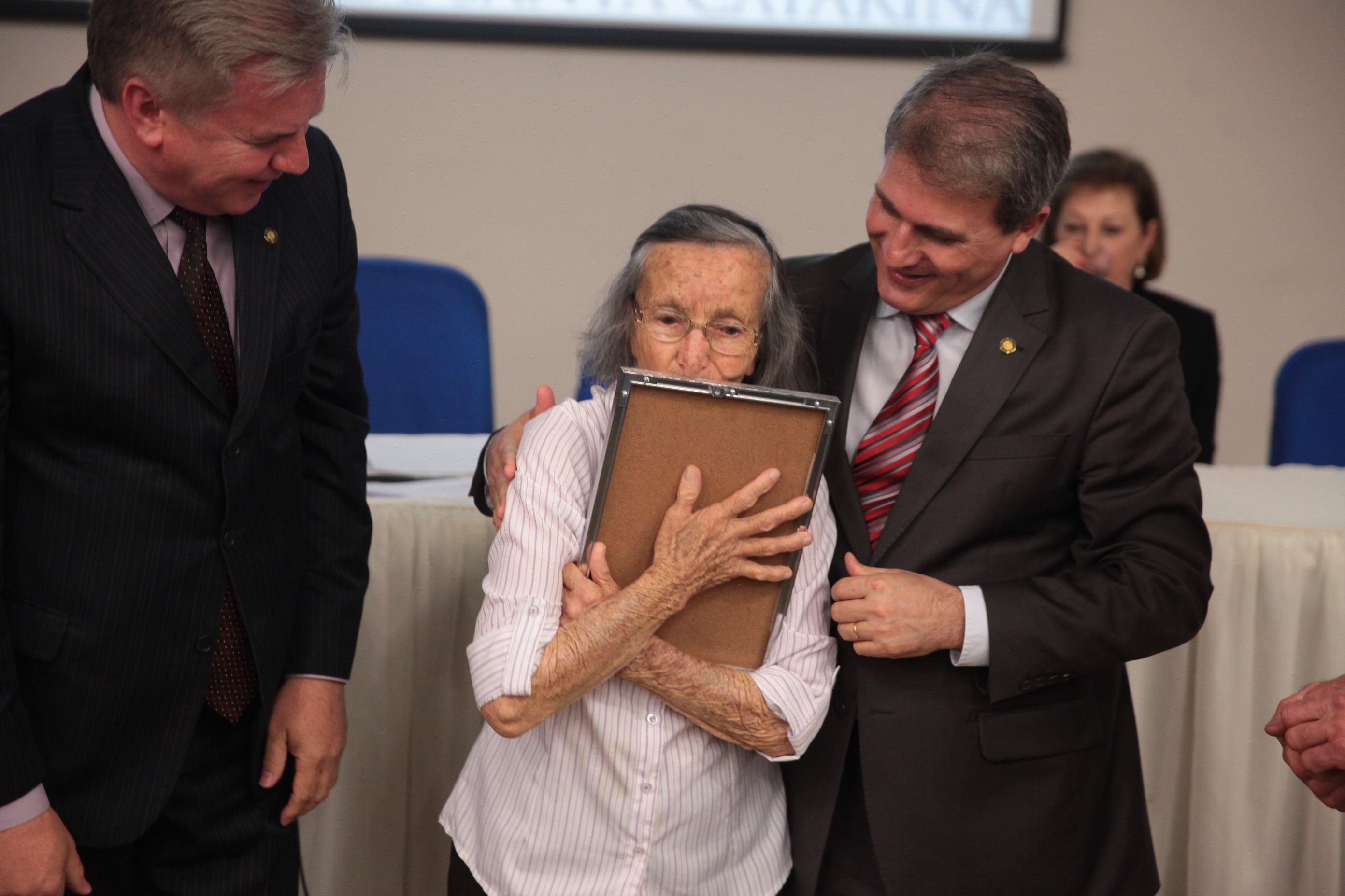 Sessão Solene em comemoração aos 70 anos de fundação do Hospital Nossa Senhora das Dores - Capinzal/SC.