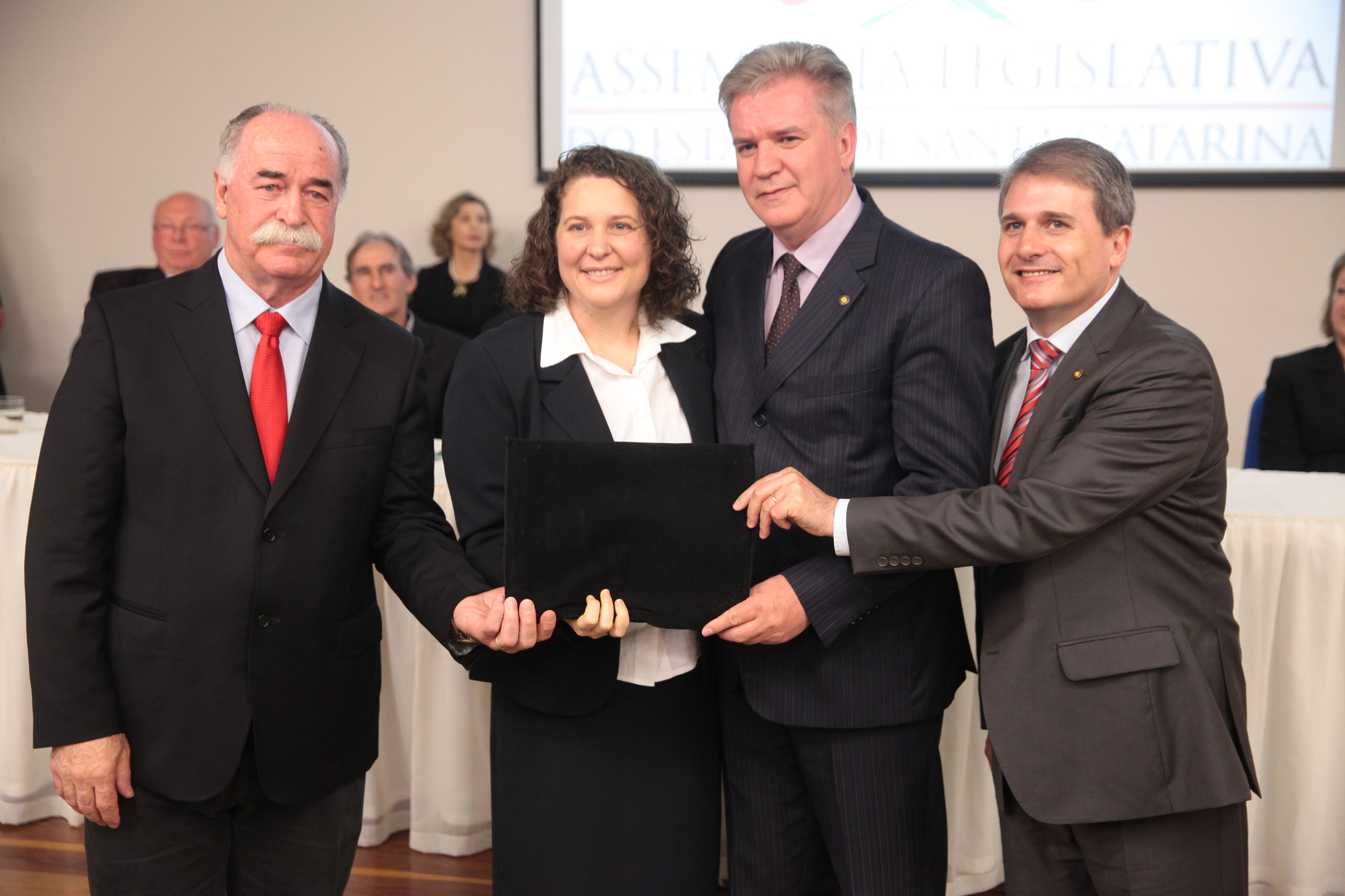 Sessão Solene em comemoração aos 70 anos de fundação do Hospital Nossa Senhora das Dores - Capinzal/SC.