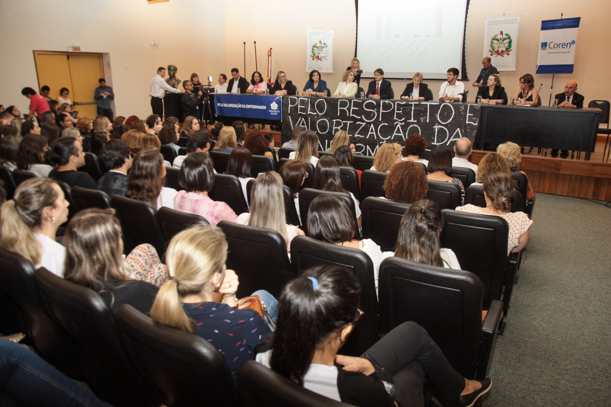 Polêmica sobre atuação de enfermeiros no SUS é debatida na Assembleia