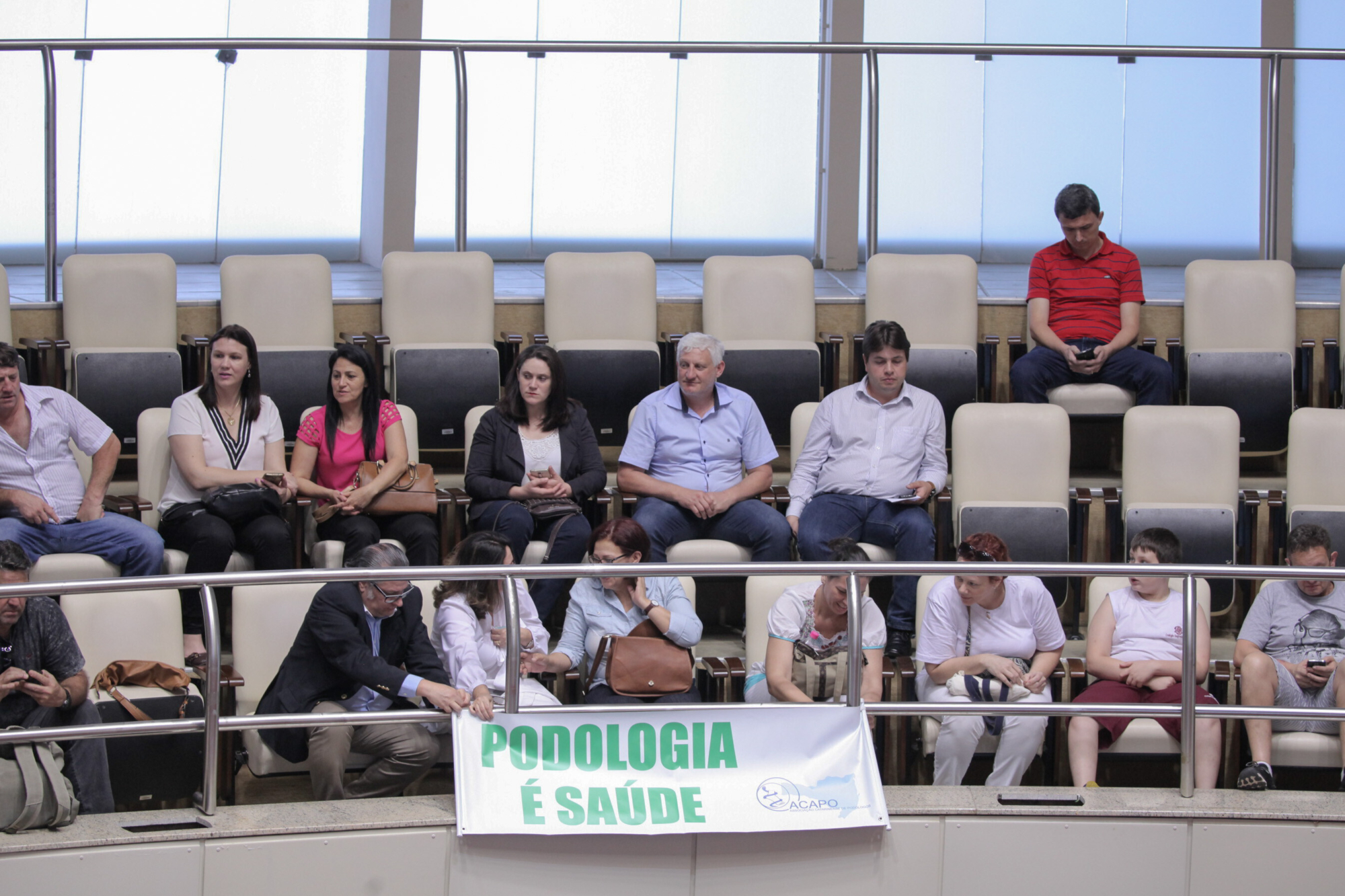 Contas de Raimundo Colombo referentes a 2011 são aprovadas