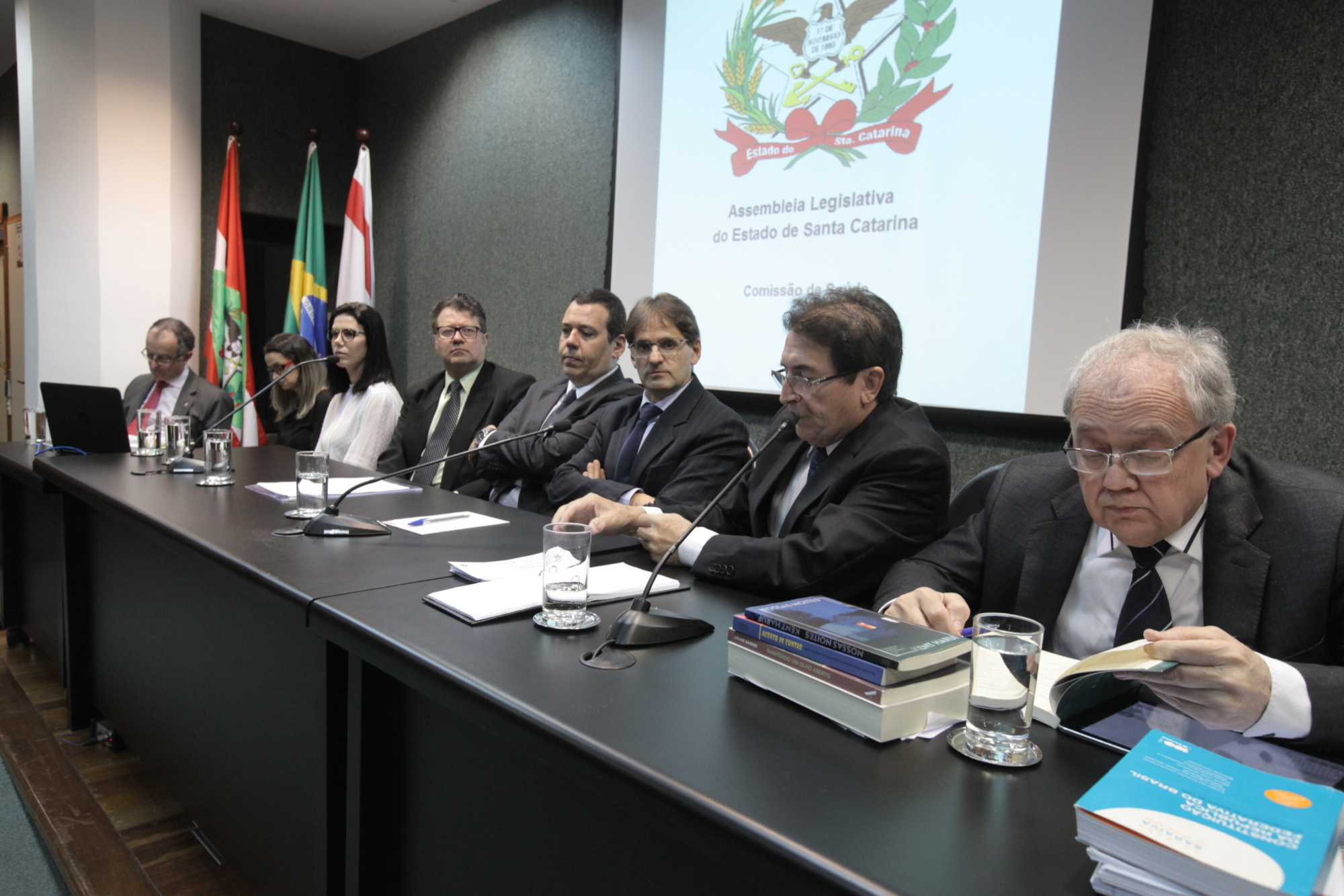 Comissão realiza audiência pública sobre judicialização da saúde
