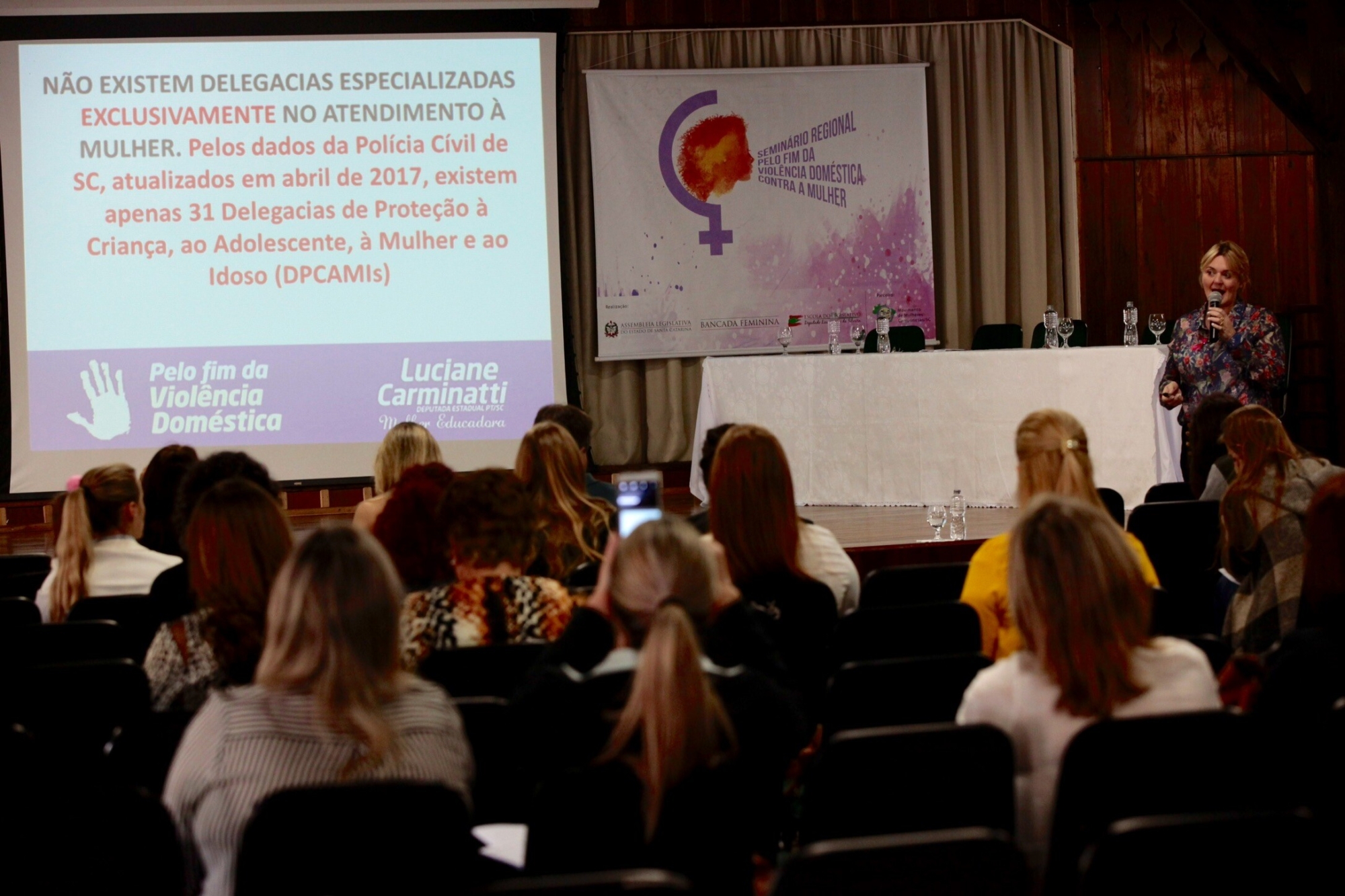 Orleans recebe 6º Seminário Regional pelo Fim da Violência contra a Mulher