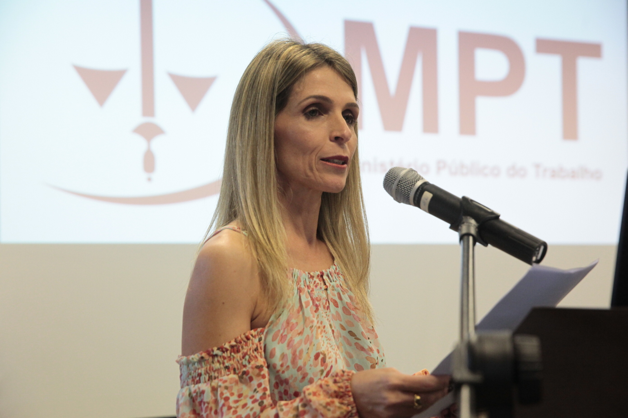 Quézia Gonzales assume o comando do Ministério Público do Trabalho em SC