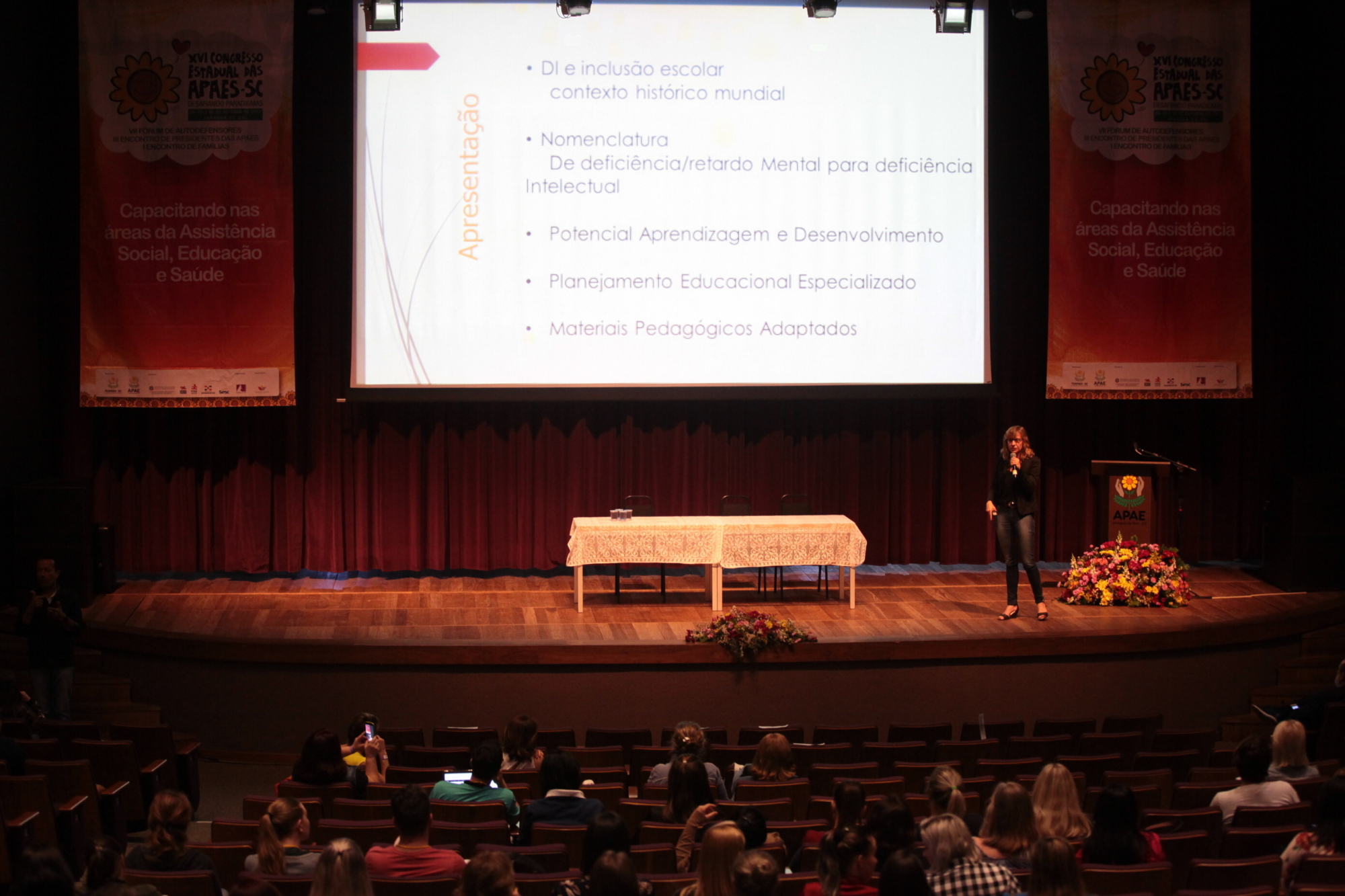 Congresso das Apaes qualifica profissionais da assistência social, educação e saúde