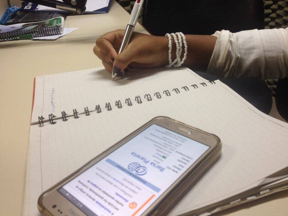 Controle do uso do celular em sala de aula marca debate na Assembleia
